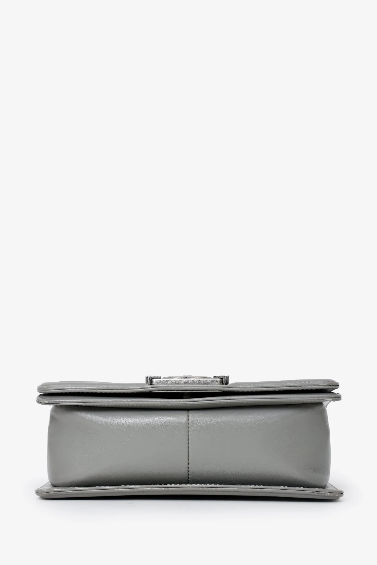 Pre-Loved Chanel™ 2014 Grey Lizard Leather Small Boy Bag - Image 5