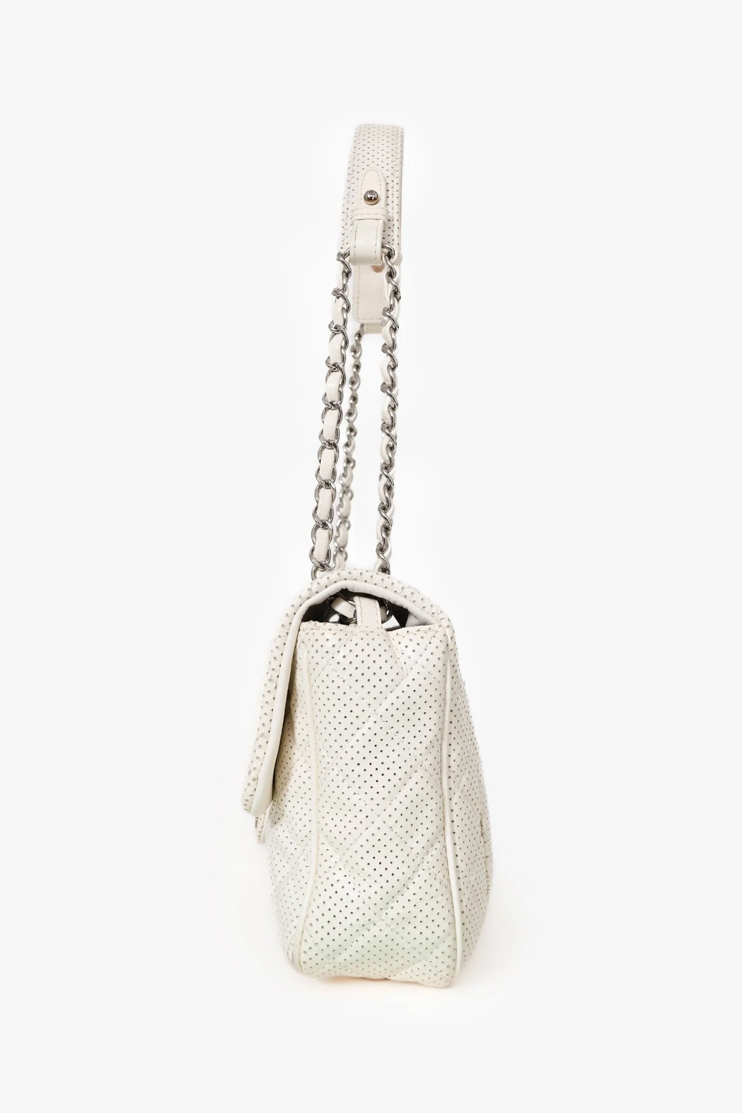 Pre-Loved Chanel™ 2014 White Perforated Leather Jumbo Double Flap Shoulder Bag - Image 4