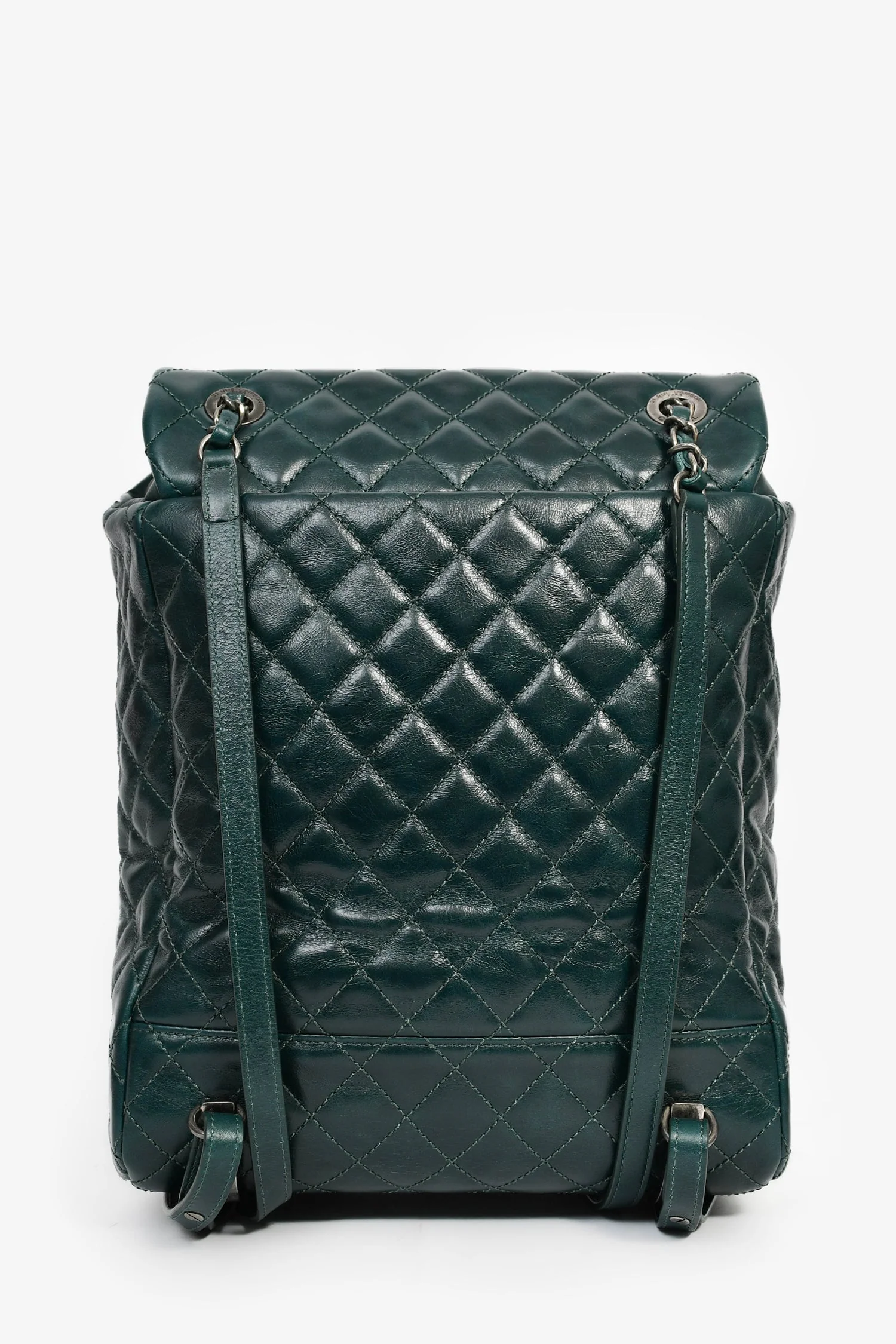 Pre-Loved Chanel™ 2015-16 Green Glazed Calfskin Quilted Small Salzburg Mountain Backpack - Image 2