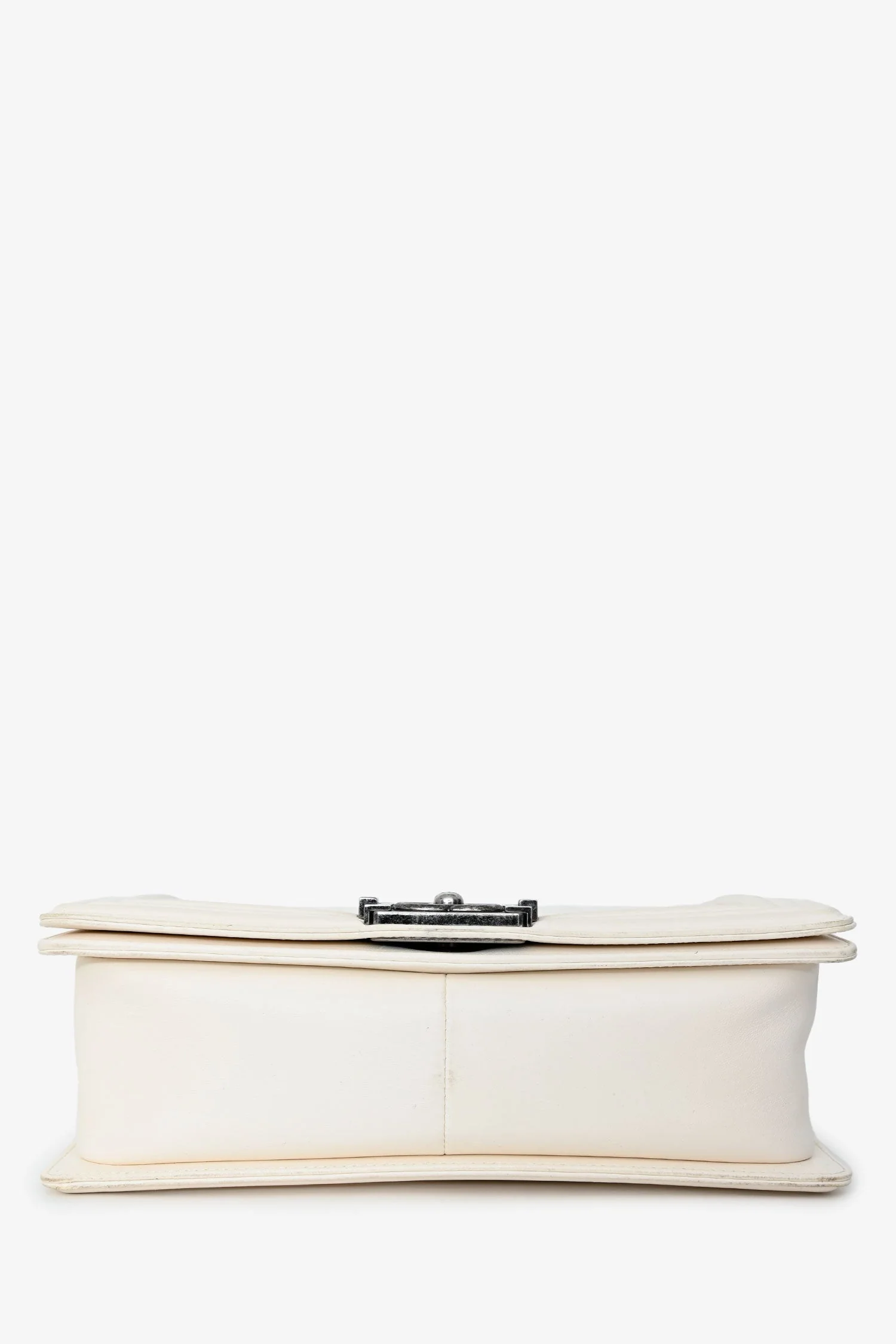 Pre-Loved Chanel™ 2015-16 White Quilted Lambskin Leather Old Medium Boy Bag - Image 5