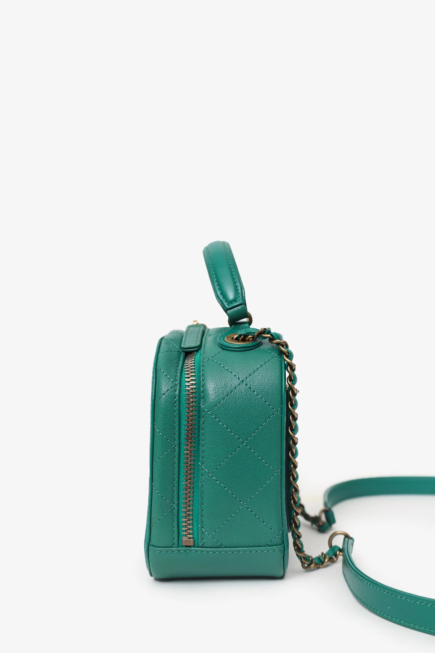 Pre-Loved Chanel™ 2016-17 Green Leather Small Coco Curve Vanity Case - Image 5