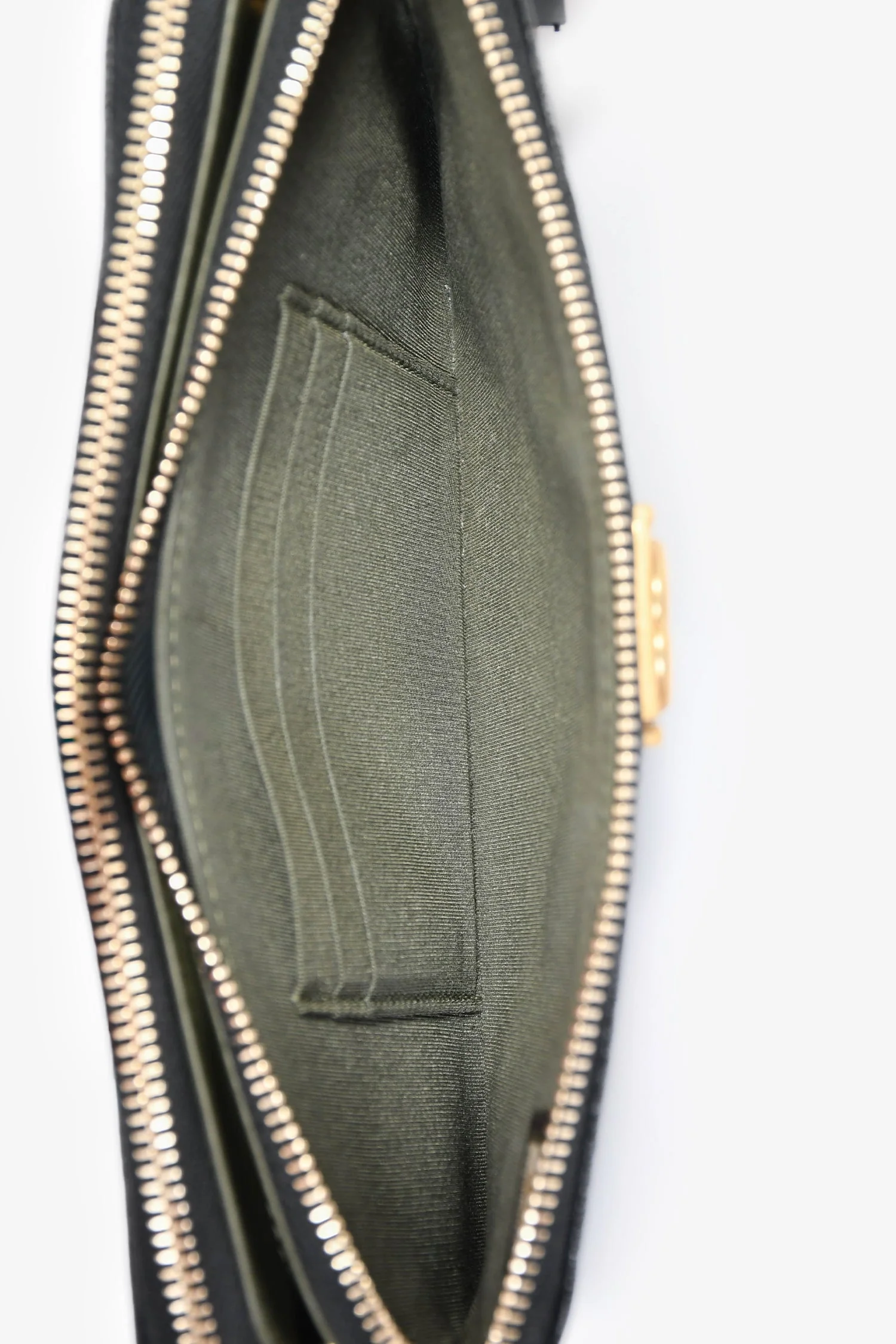 Pre-Loved Chanel™ 2016 Black Caviar Boy Double Zip Wallet On Chain - Image 6