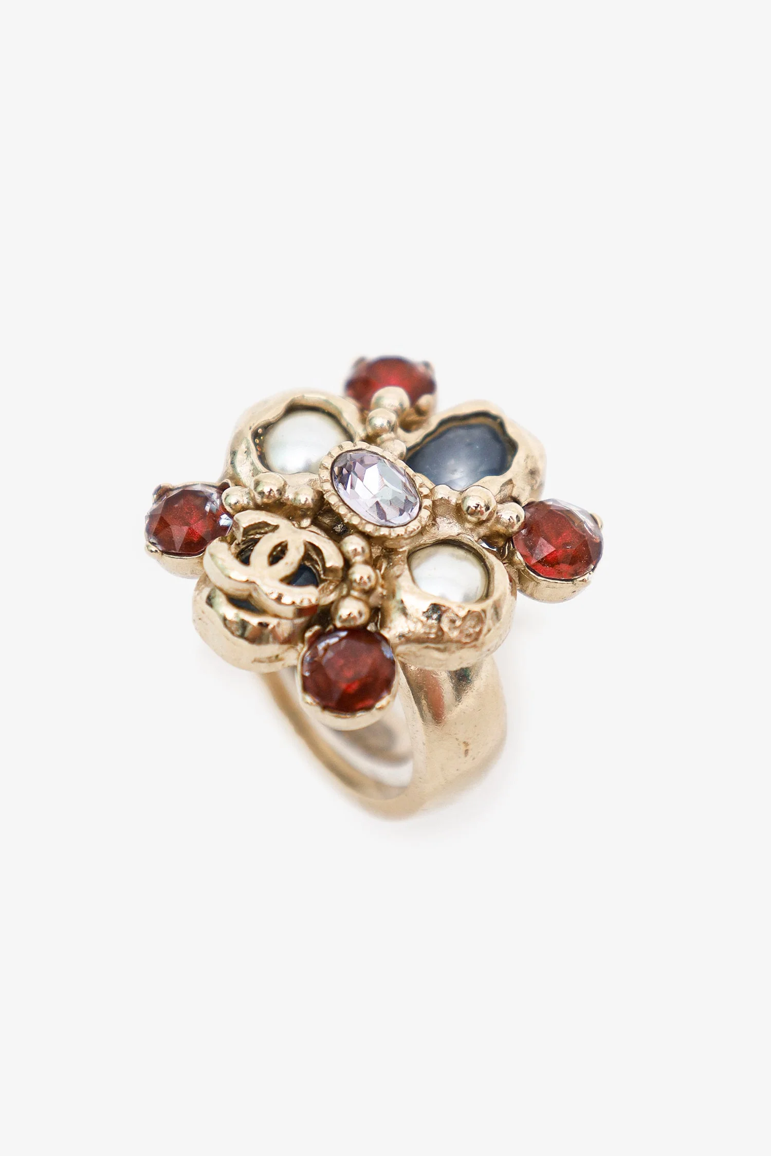 Pre-Loved Chanel™ 2016 Gold Tone Crystal Pearl CC Ring