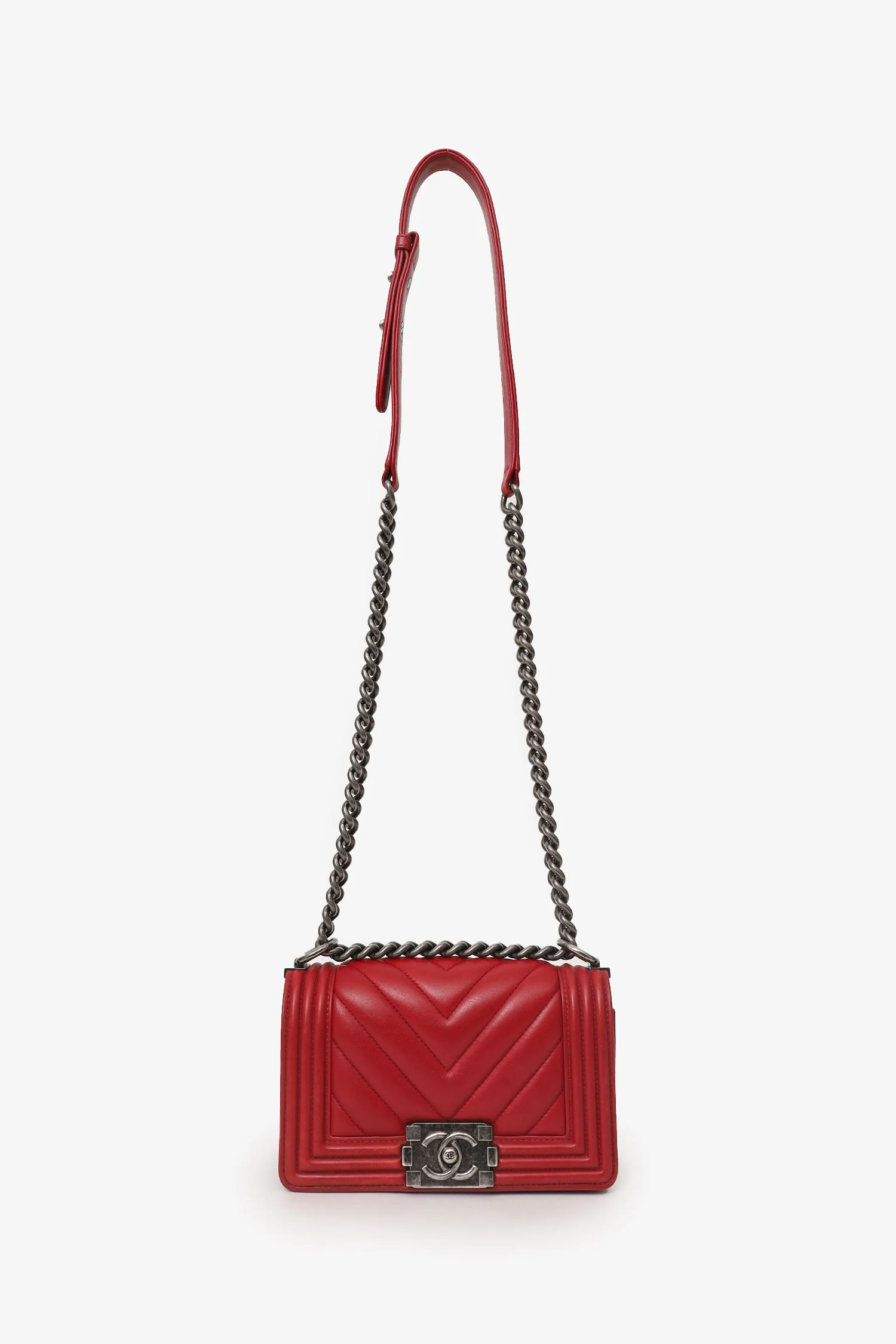 Pre-Loved Chanel™ 2016 Red Lambskin Chevron Small Boy Bag - Image 7