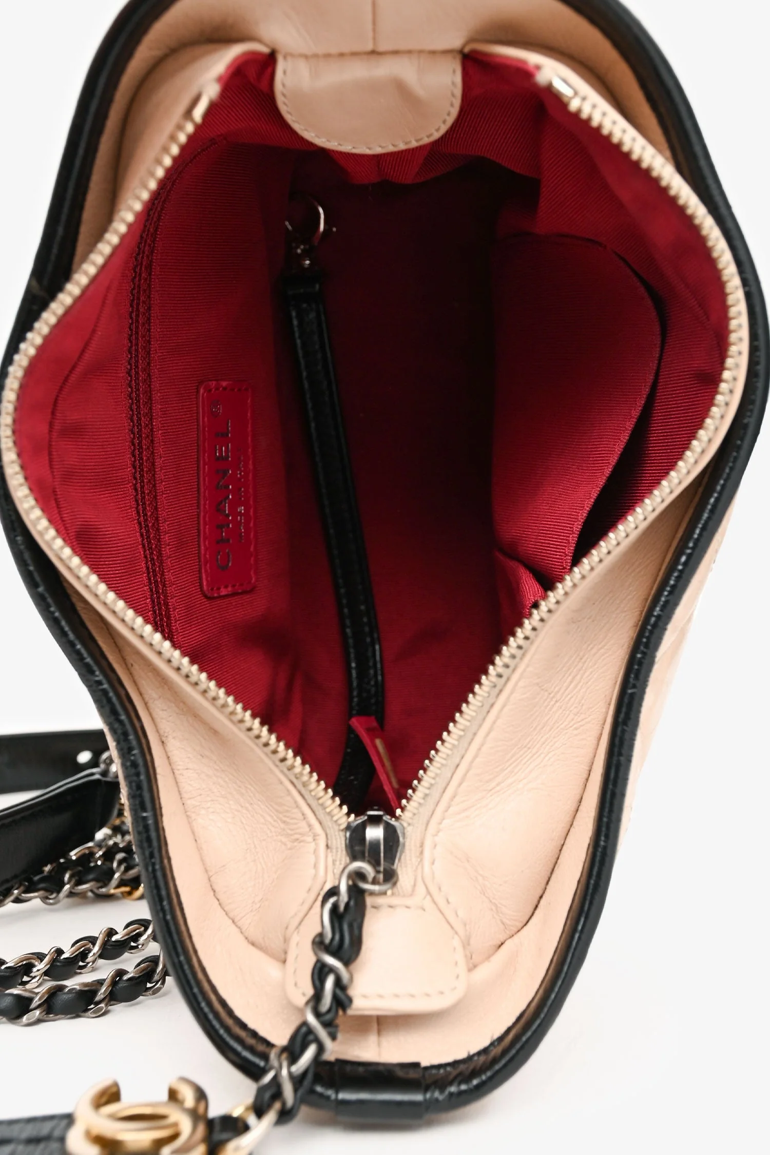 Pre-Loved Chanel™ 2017-18 Beige/Black Leather Small Gabrielle Chain Bag - Image 6
