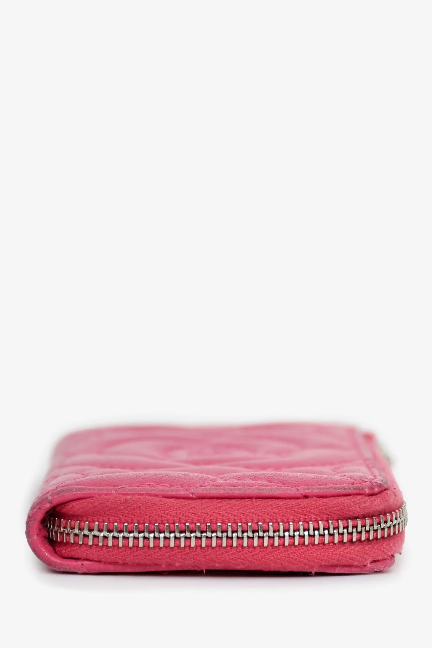 Pre-Loved Chanel™ 2017-18 Hot Pink Camellia Flower Key Ring Card Holder - Image 3
