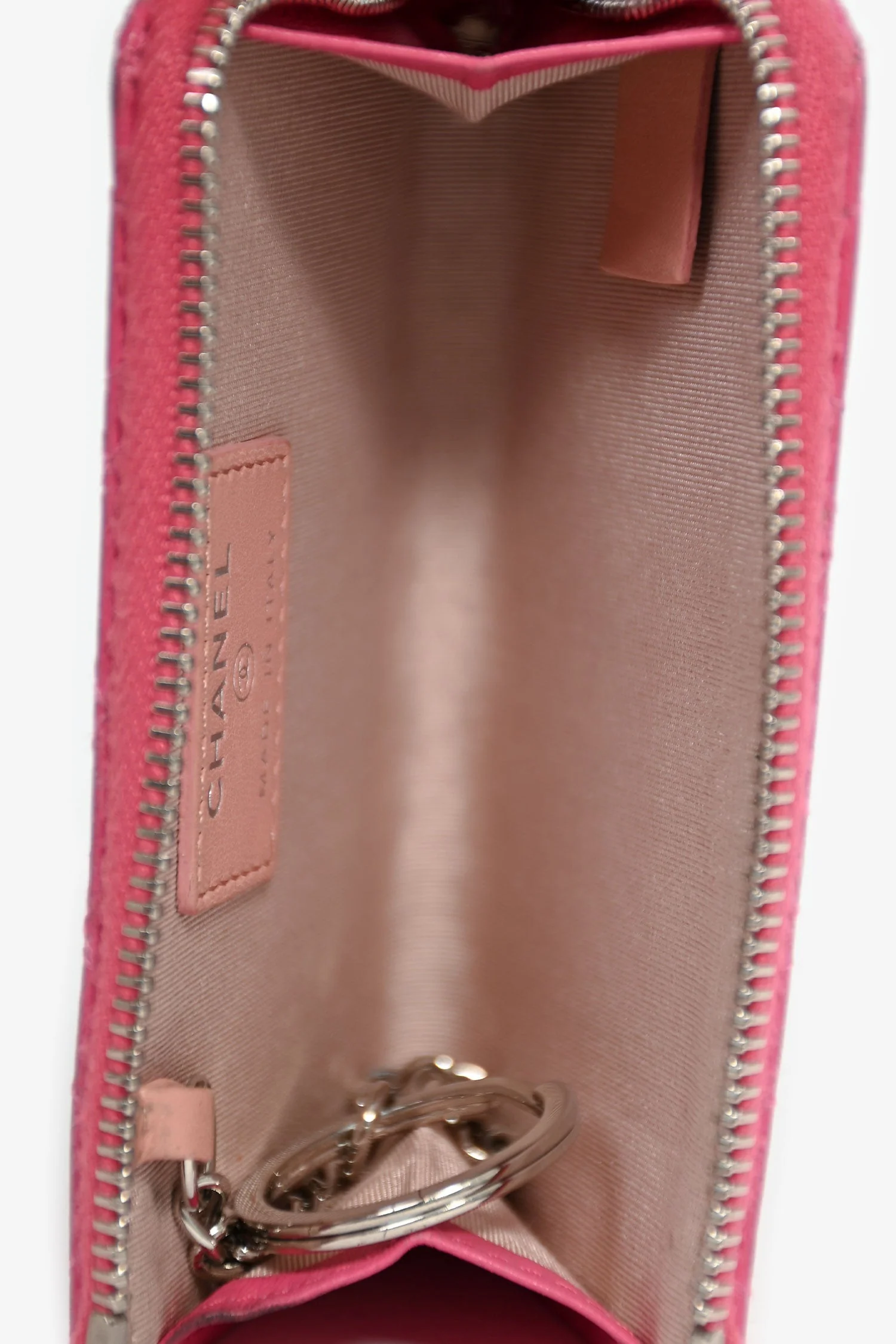 Pre-Loved Chanel™ 2017-18 Hot Pink Camellia Flower Key Ring Card Holder - Image 5