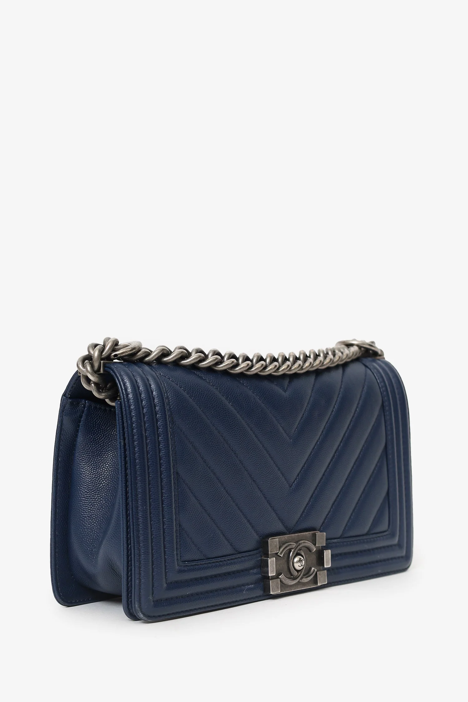 Pre-Loved Chanel™ 2017-18 Navy Caviar Chevron Medium Boy Bag - Image 2