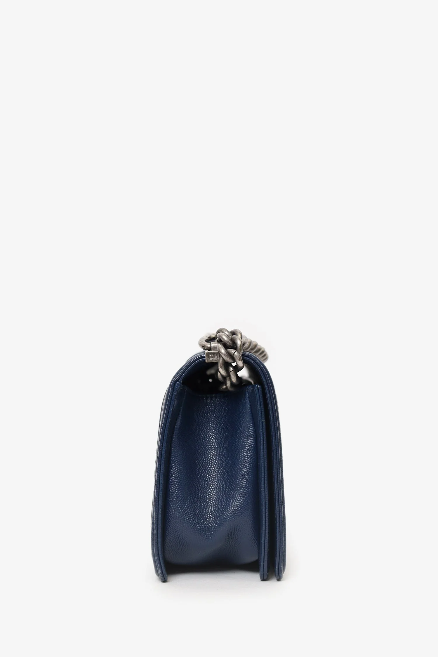 Pre-Loved Chanel™ 2017-18 Navy Caviar Chevron Medium Boy Bag - Image 4