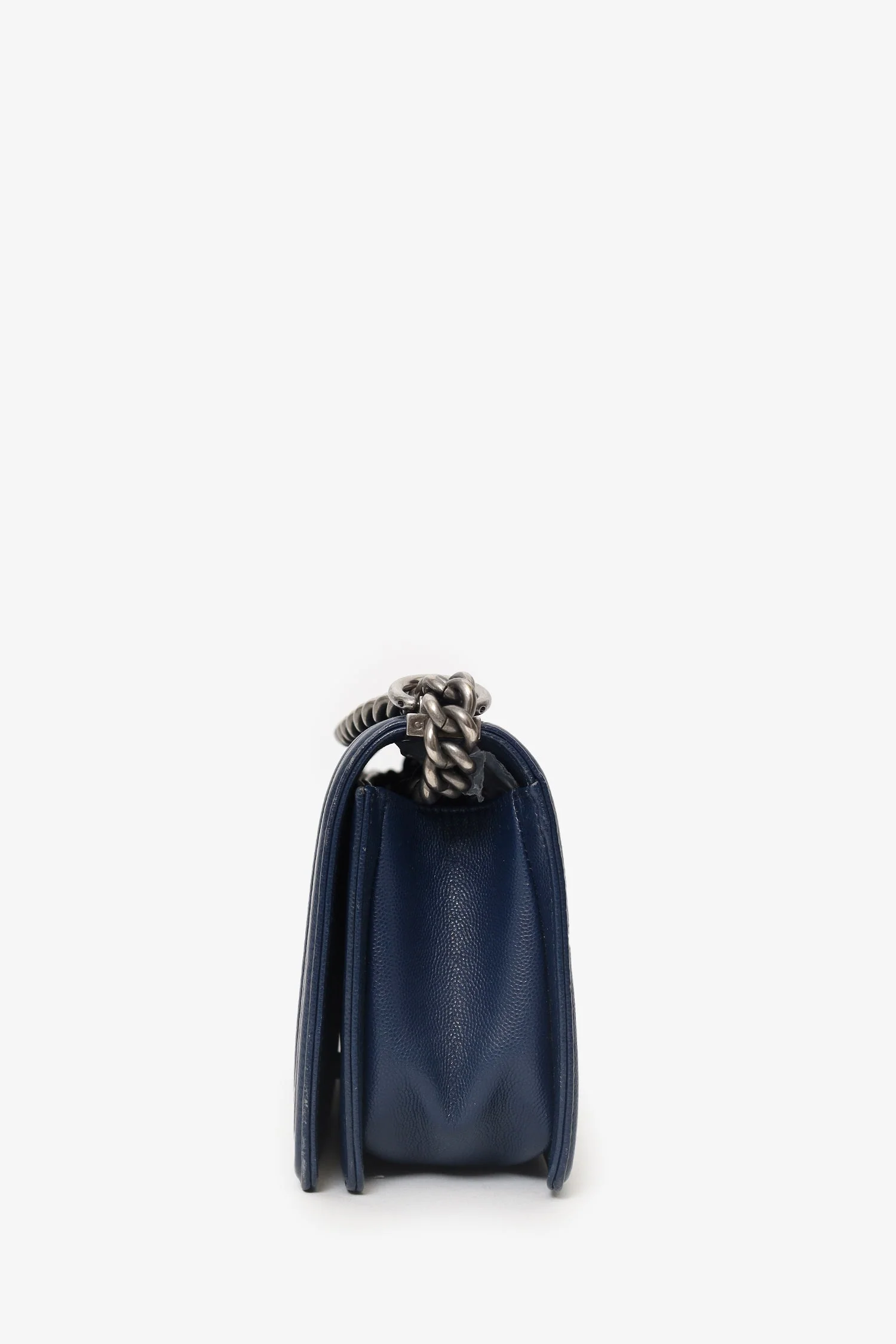 Pre-Loved Chanel™ 2017-18 Navy Caviar Chevron Medium Boy Bag - Image 5