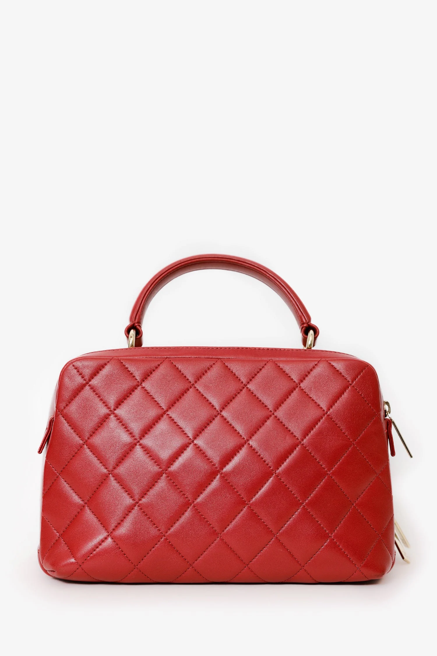 Pre-Loved Chanel™ 2017-18 Red Quilted Lambskin Trendy CC Bowling Bag - Image 2