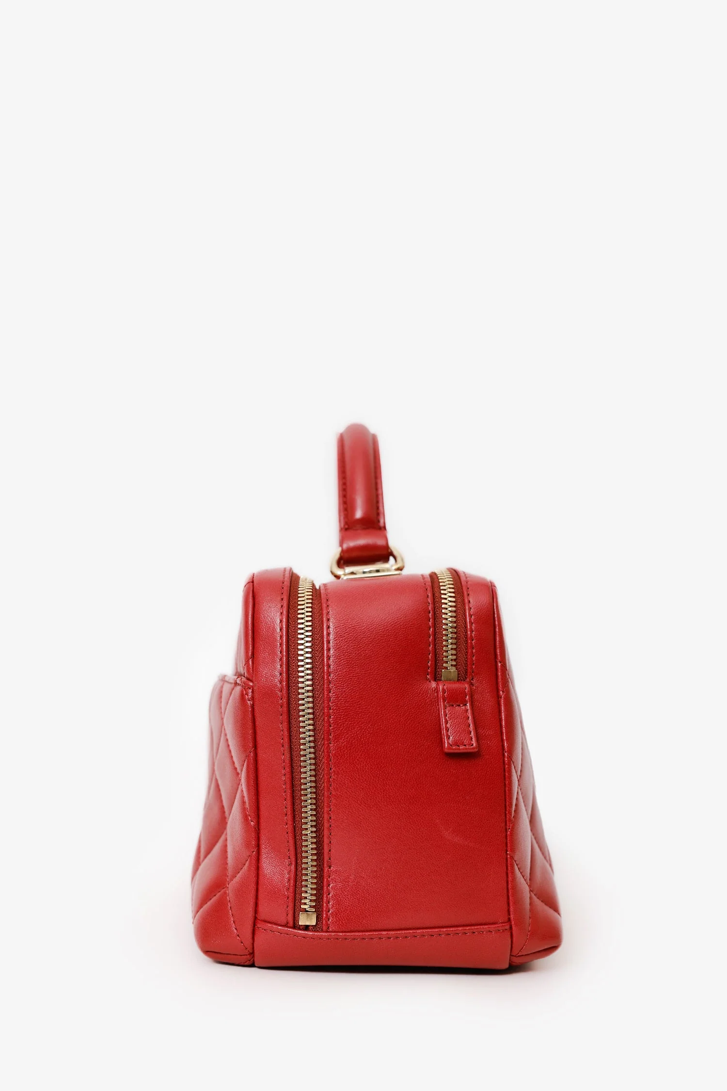 Pre-Loved Chanel™ 2017-18 Red Quilted Lambskin Trendy CC Bowling Bag - Image 4