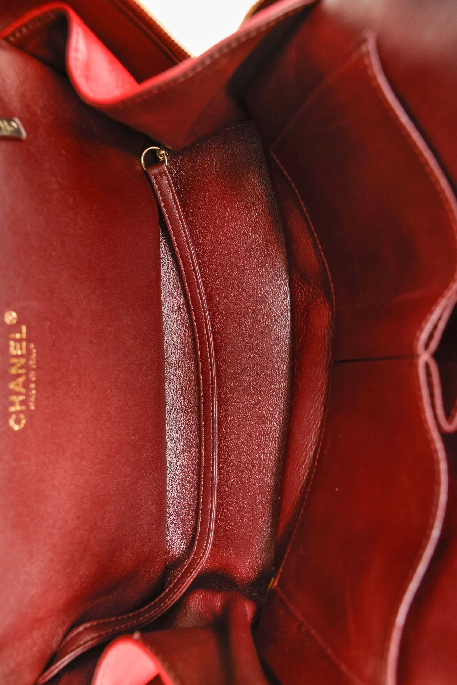 Pre-Loved Chanel™ 2017-18 Red Quilted Lambskin Trendy CC Bowling Bag - Image 6