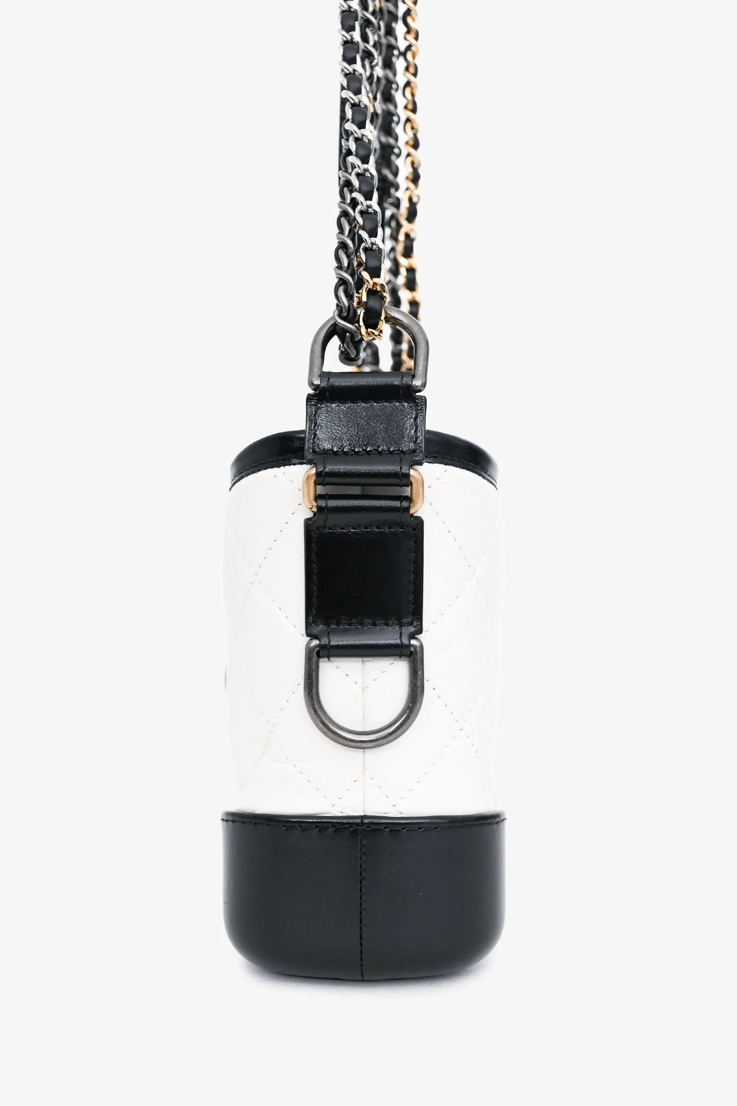 Pre-Loved Chanel™ 2017-18 White/Black Lambskin Small Gabrielle Chain Bag - Image 4
