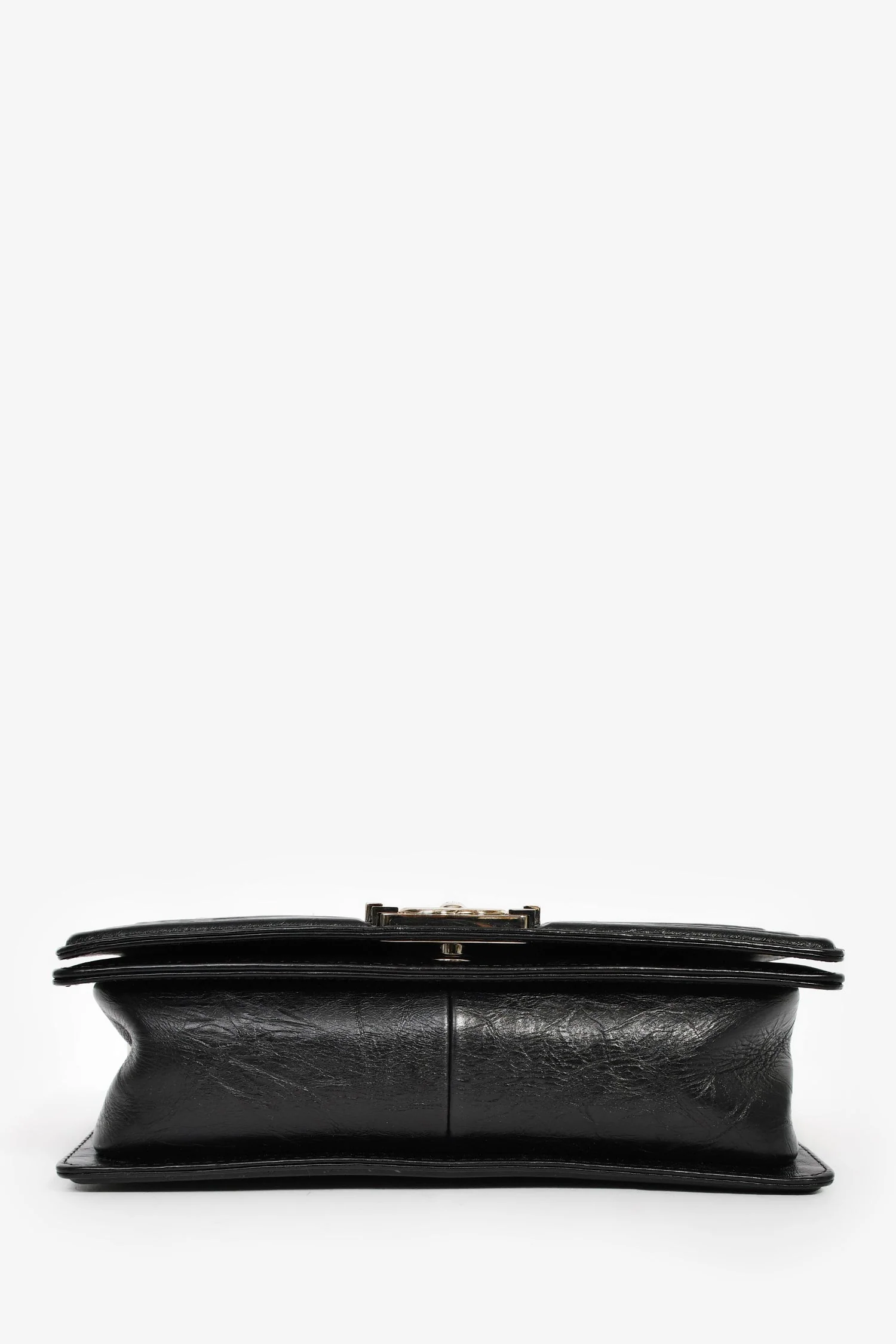 Pre-Loved Chanel™ 2017 Black Leather Chevron Medium Boy Bag - Image 5