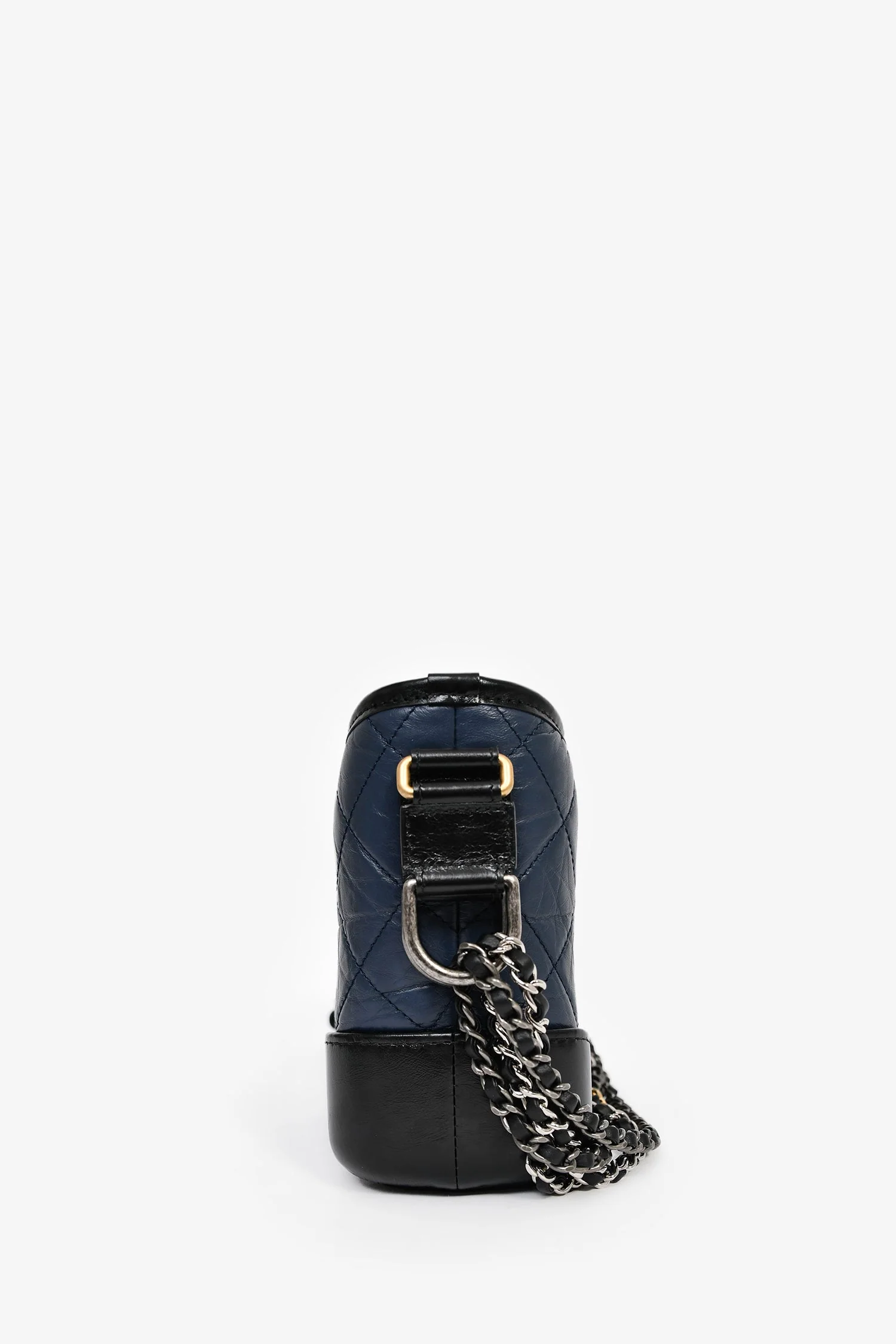 Pre-Loved Chanel™ 2018/19 Navy Blue/Black Quilted Lambskin Small Gabrielle Bag - Image 4