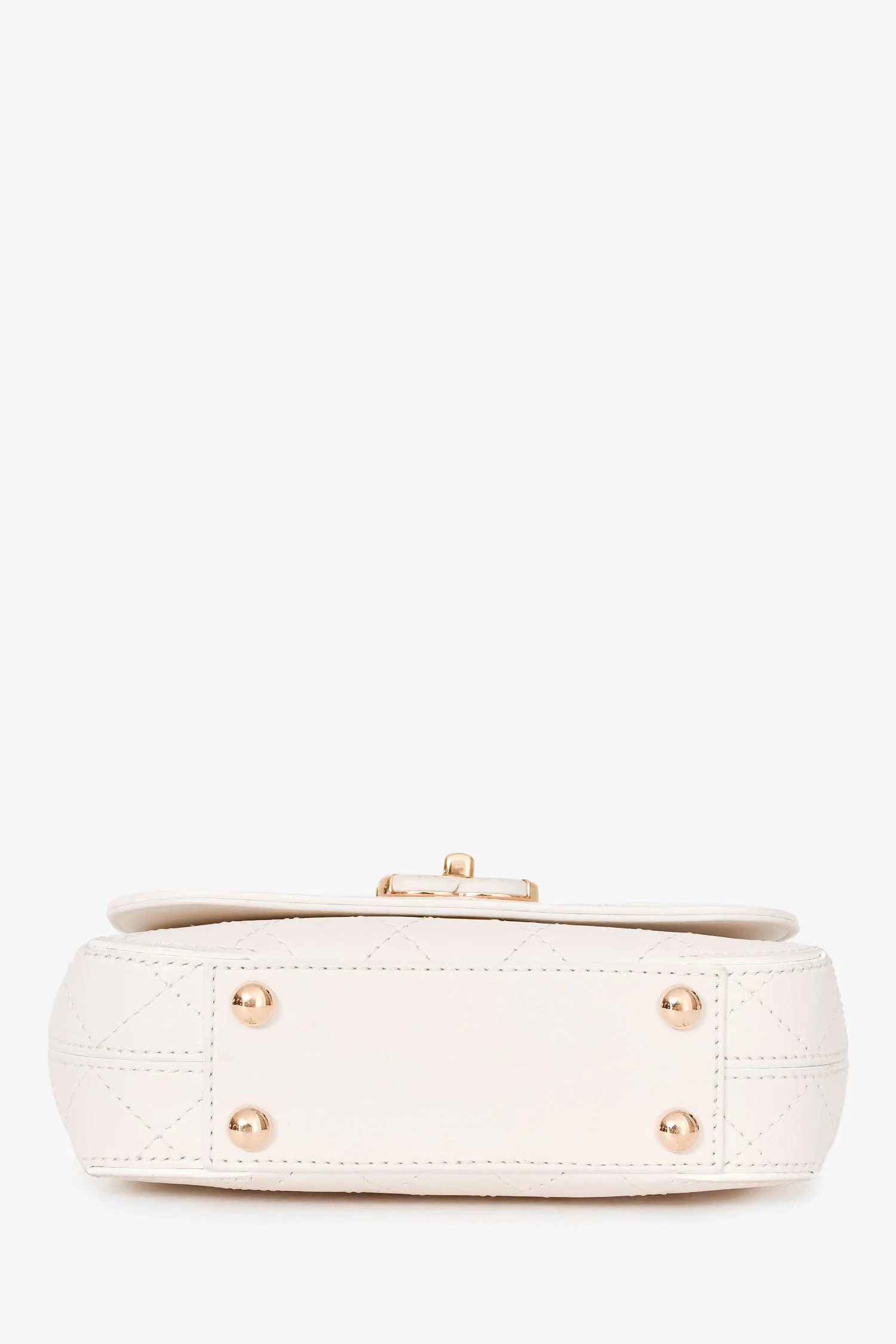 Pre-Loved Chanel™ 2018/19 White Leather Small Covered CC Flap Bag - Image 6