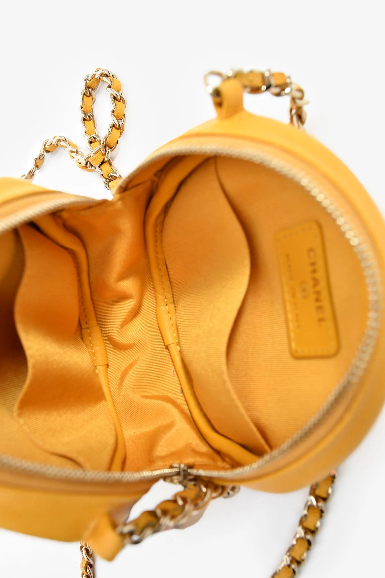 Pre-Loved Chanel™ 2018-19 Yellow Caviar Leather Round Chain Bag - Image 6