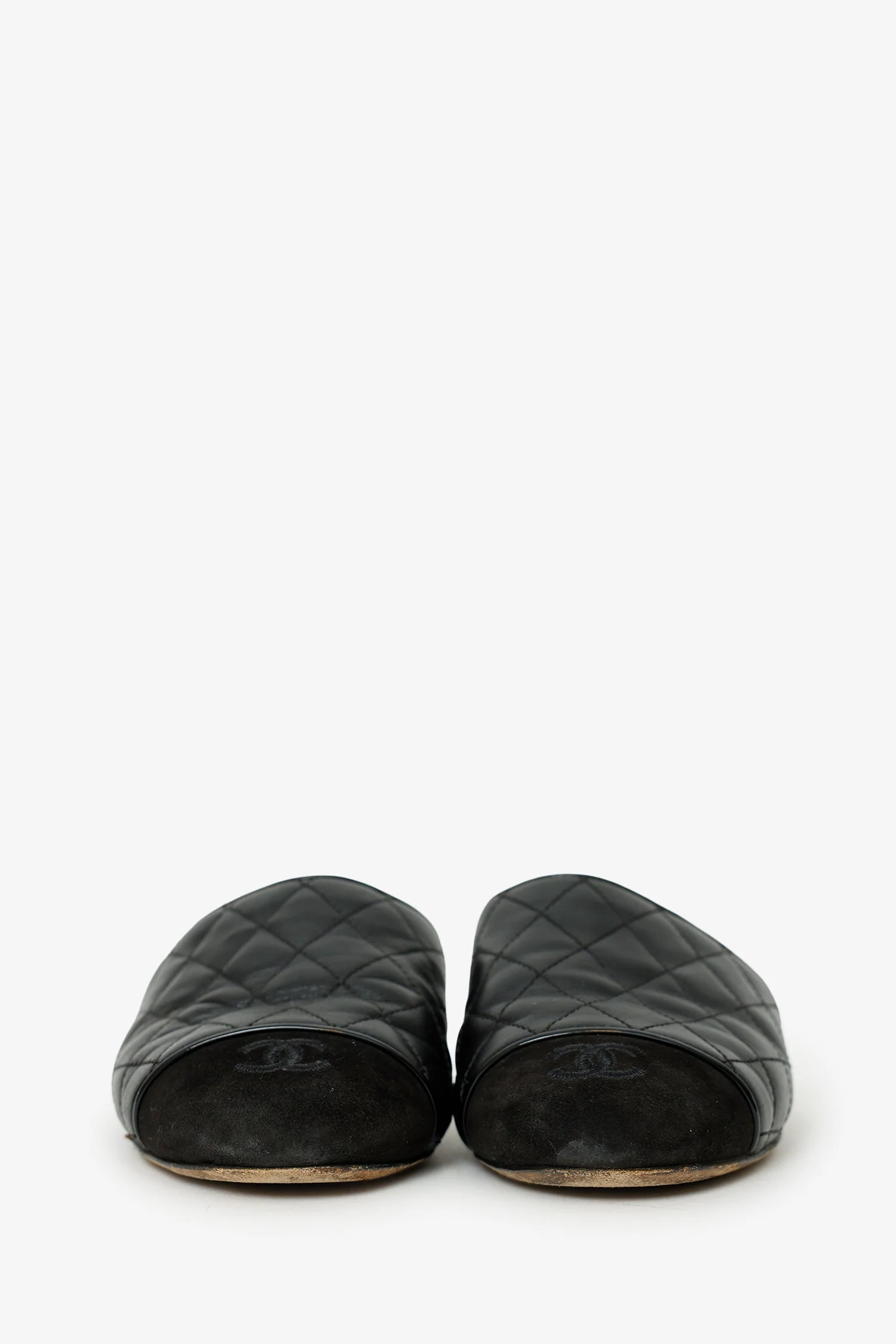 Pre-Loved Chanel™ 2018 Black Lambskin CC Logo Mules Size 36.5 - Image 3