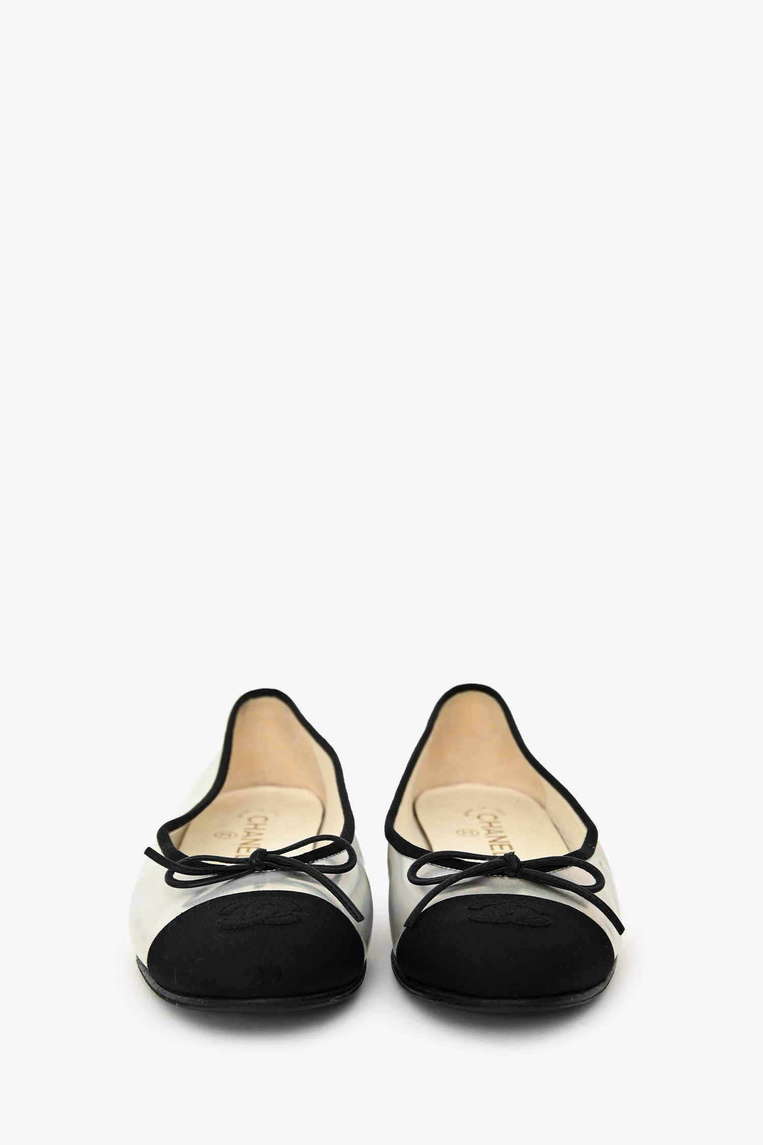 Pre-Loved Chanel™ 2018 Black/Silver Iridescent Ballerina Flats Size 38 - Image 3