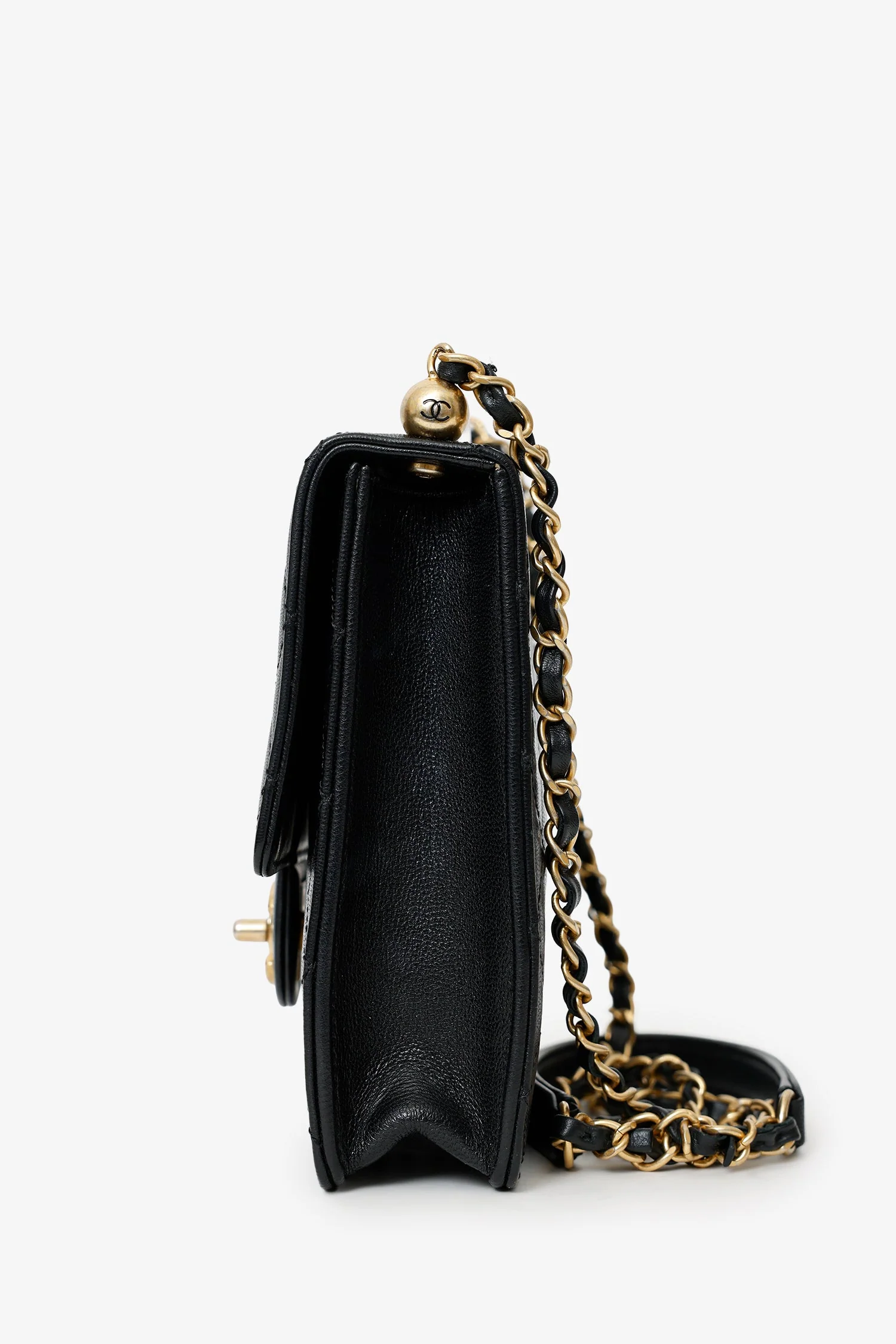 Pre-Loved Chanel™  2019-20 Black Quilted Goatskin Mini Chic Pearls Flap Bag - Image 4