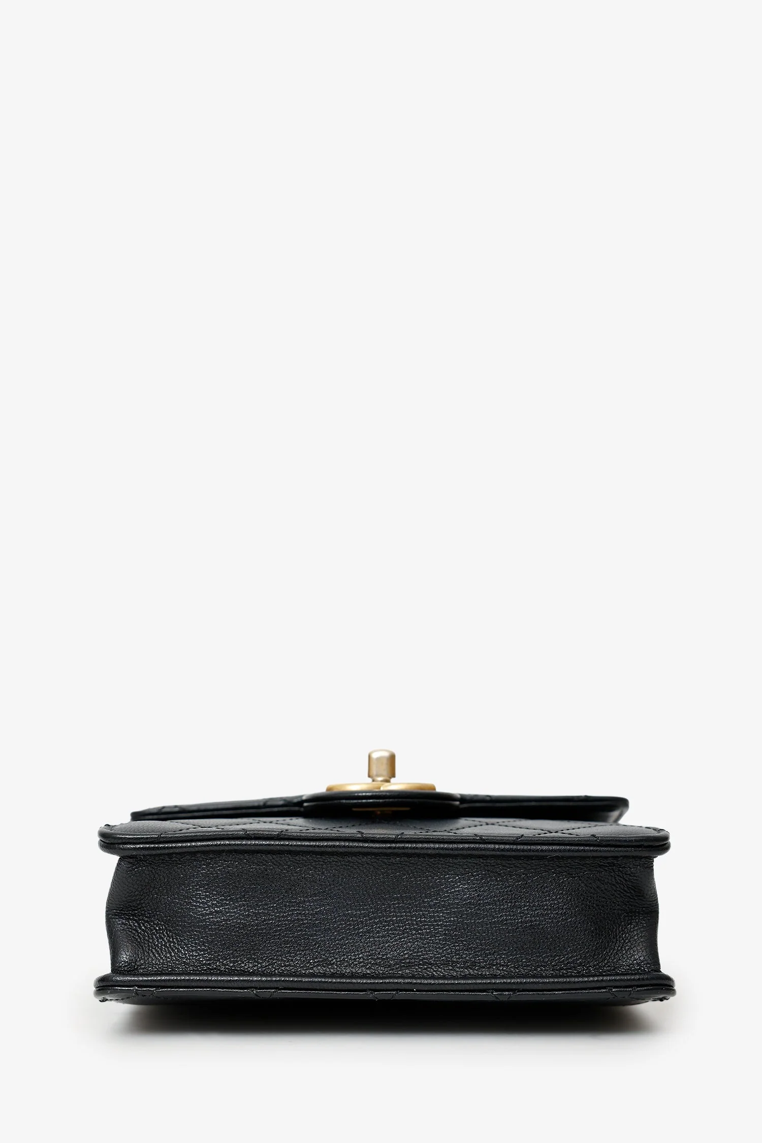 Pre-Loved Chanel™  2019-20 Black Quilted Goatskin Mini Chic Pearls Flap Bag - Image 5