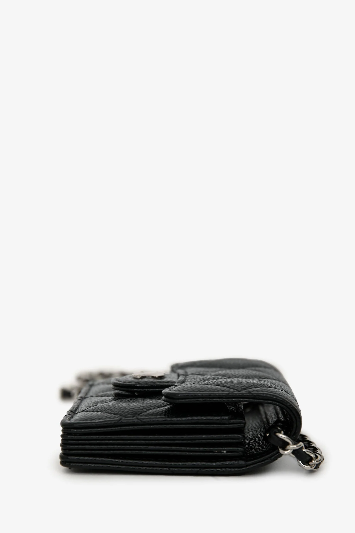 Pre-Loved Chanel™ 2019-2020 Black Caviar Leather Cardholder On Chain - Image 4