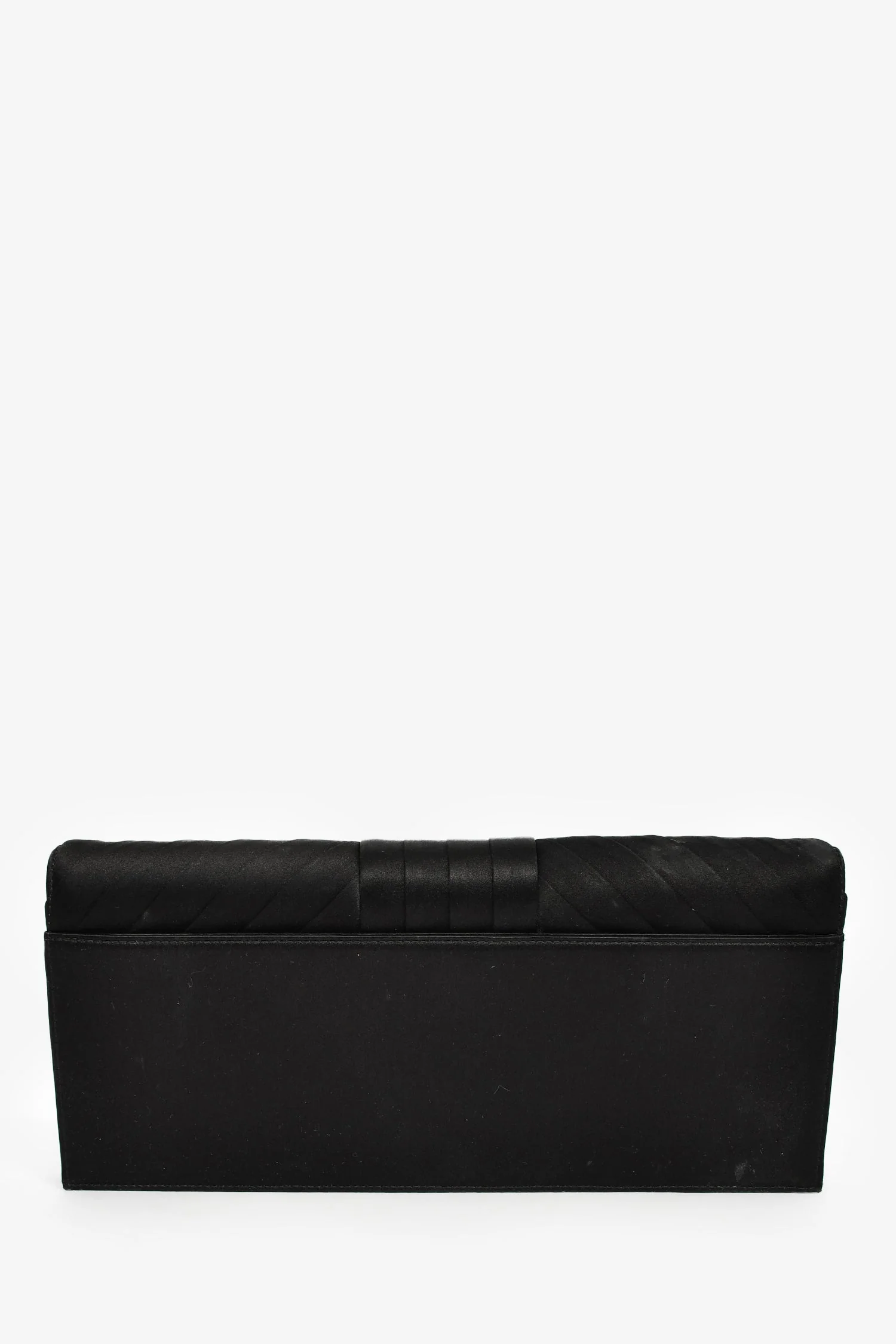 Pre-Loved Chanel™ 2019 Black Silk Pleated CC Flip Lock Clutch - Image 2