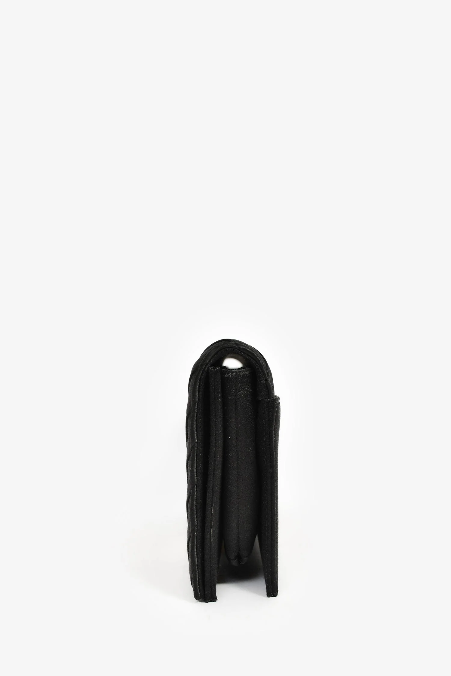 Pre-Loved Chanel™ 2019 Black Silk Pleated CC Flip Lock Clutch - Image 4