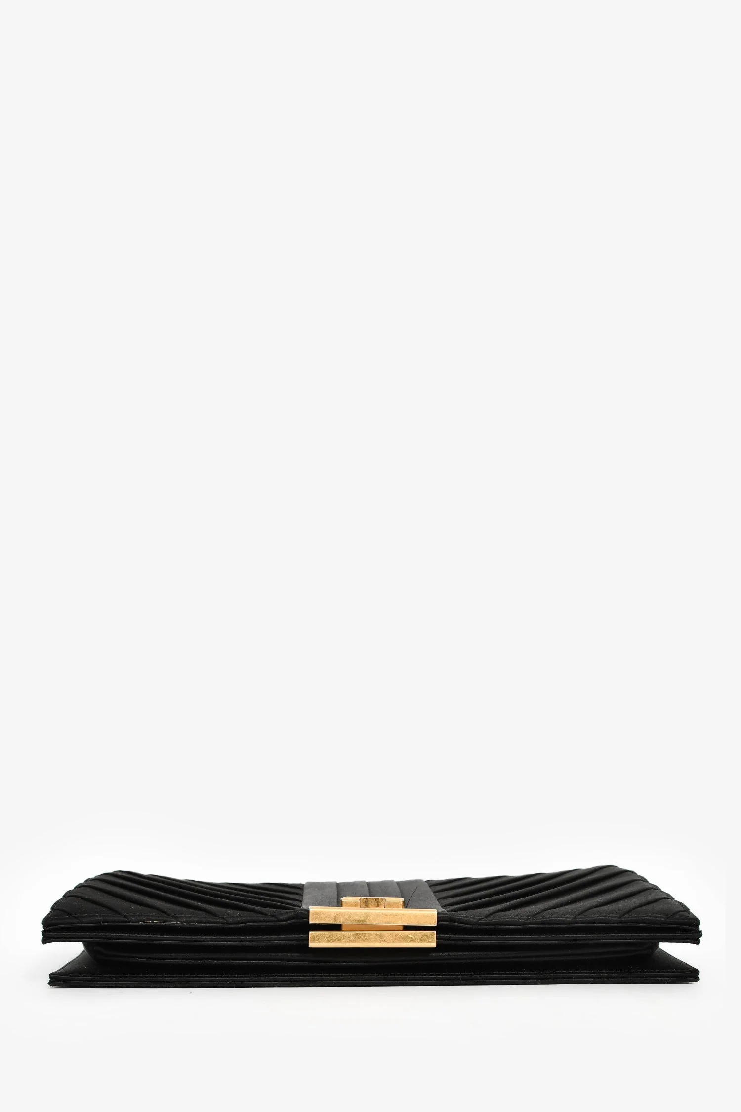 Pre-Loved Chanel™ 2019 Black Silk Pleated CC Flip Lock Clutch - Image 5