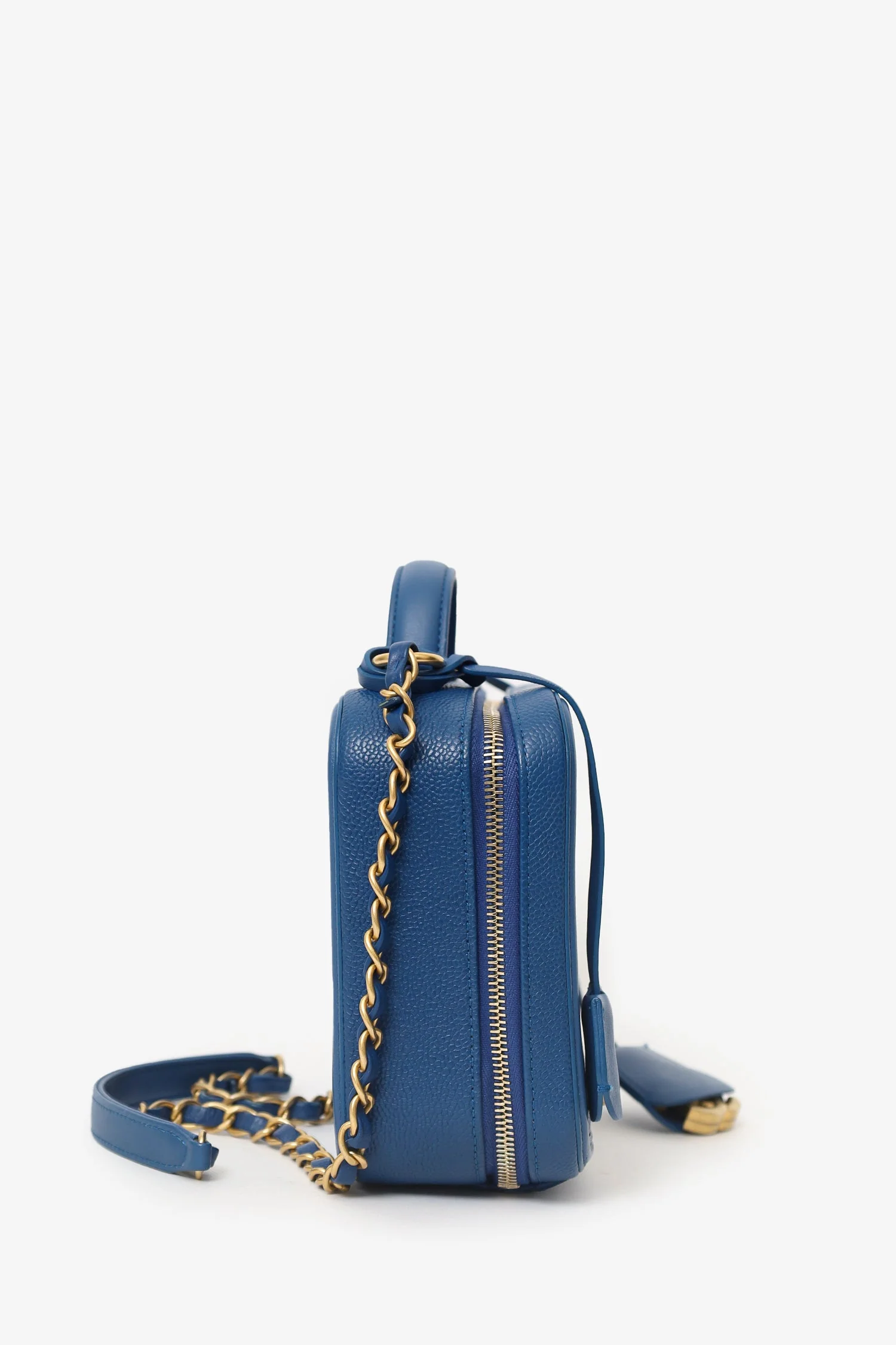 Pre-Loved Chanel™ 2019 Blue Caviar Quilted Small CC Filigree Vanity Case - Image 4