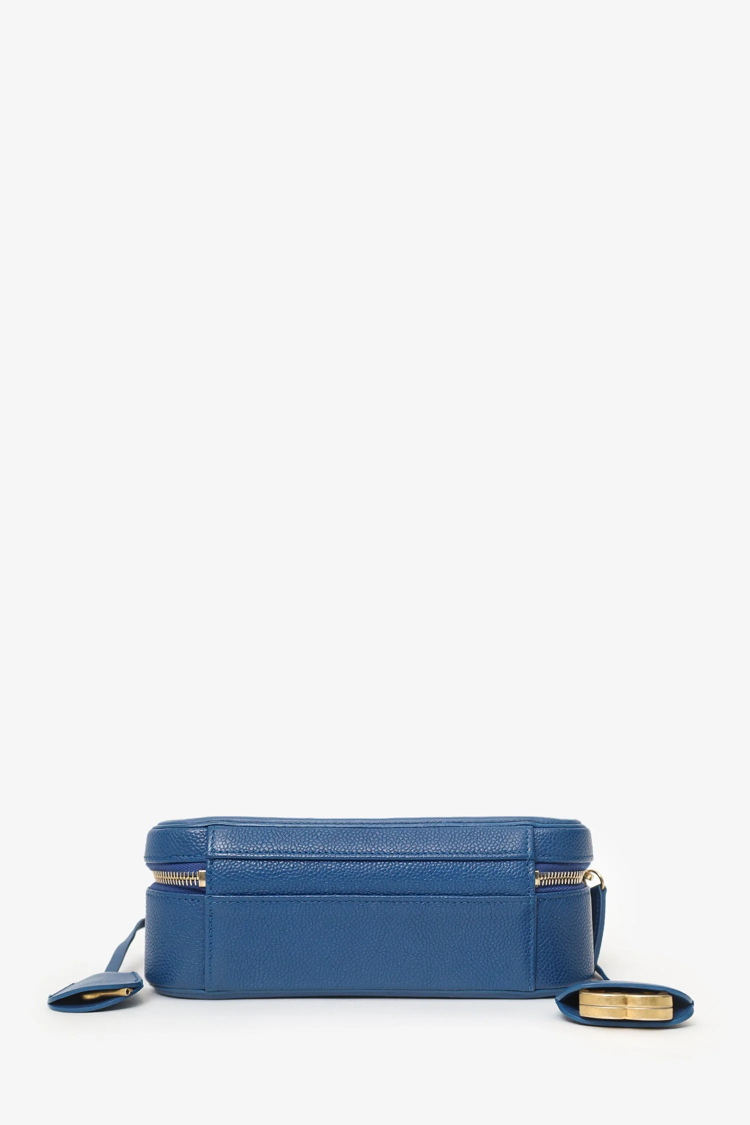 Pre-Loved Chanel™ 2019 Blue Caviar Quilted Small CC Filigree Vanity Case - Image 6