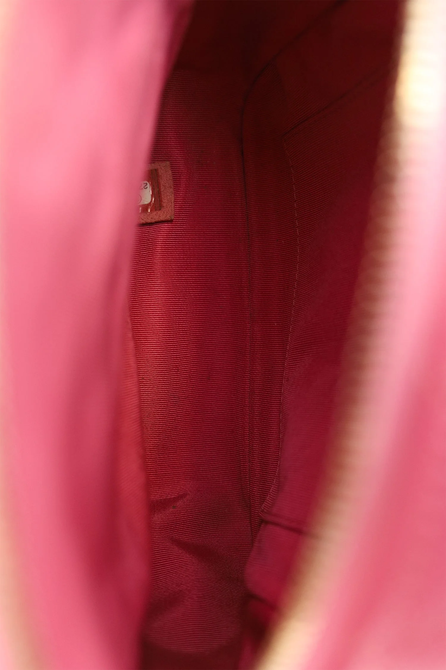 Pre-Loved Chanel™ 2019 Hot Pink Caviar Leather Mini Chain Backpack - Image 7