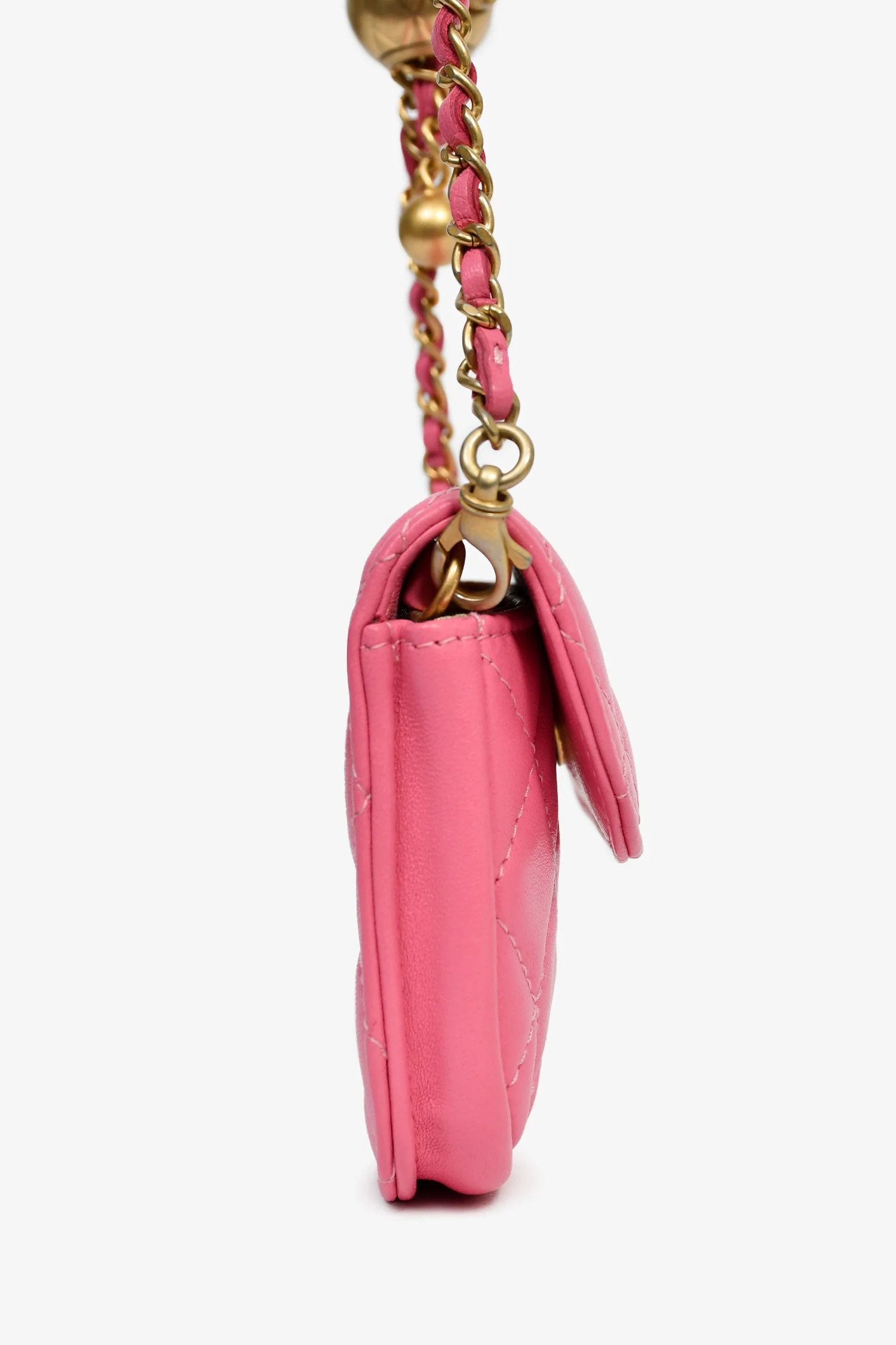 Pre-Loved Chanel™ 2019 Pink Lambskin Mini Pearl Crush Waist Bag - Image 3