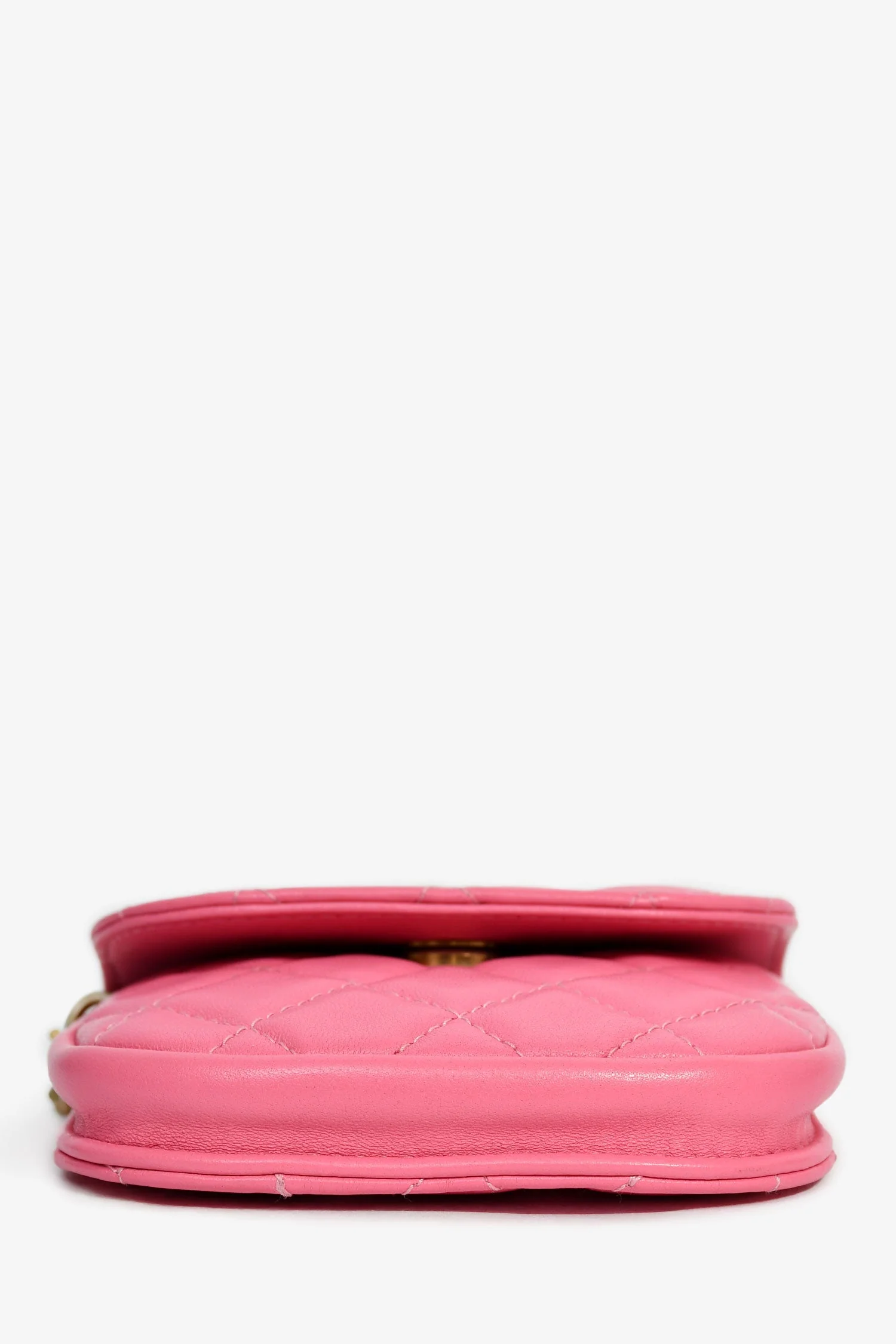 Pre-Loved Chanel™ 2019 Pink Lambskin Mini Pearl Crush Waist Bag - Image 5
