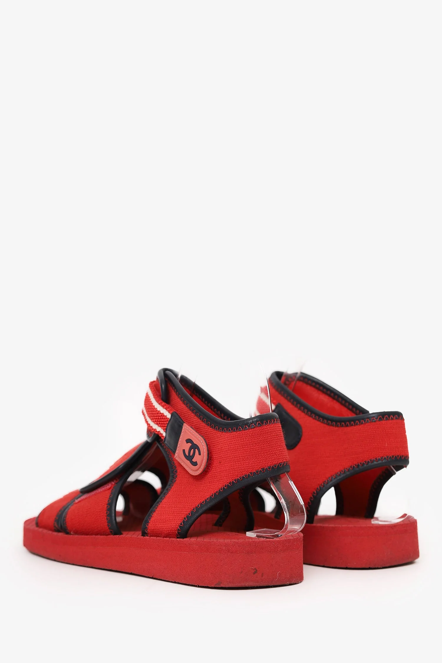 Pre-Loved Chanel™ 2019 Red/Black Fabric/Leather Coco Chanel Strap Flat Sandals Size 37 - Image 4