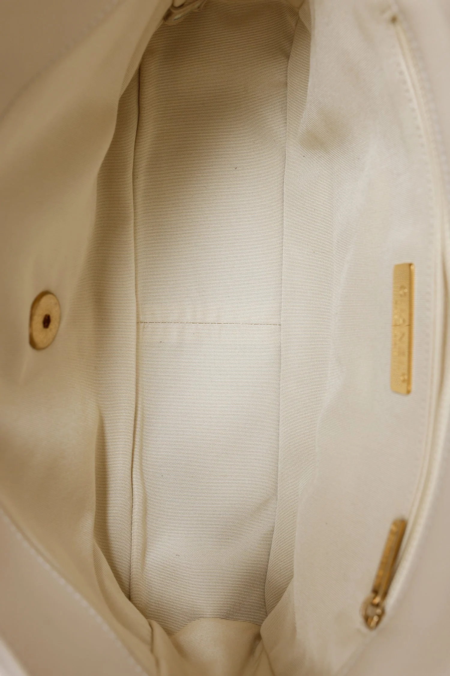 Pre-Loved Chanel™ 2020 Beige Lambskin Medium 19 Flap Bag - Image 7