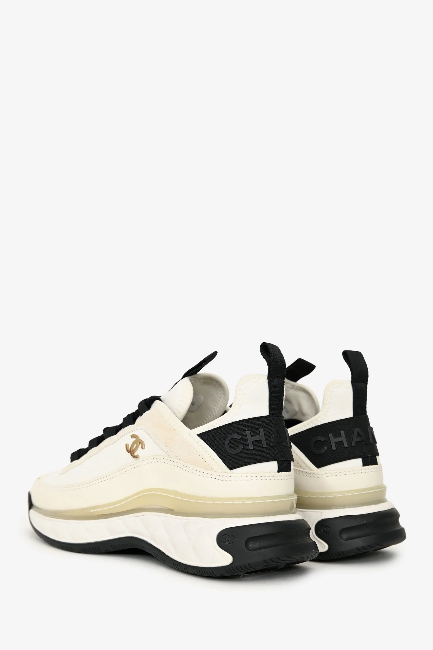 Pre-Loved Chanel™ 2020 Black/White Leather Trim CC Logo Sneakers Size 37.5 - Image 4
