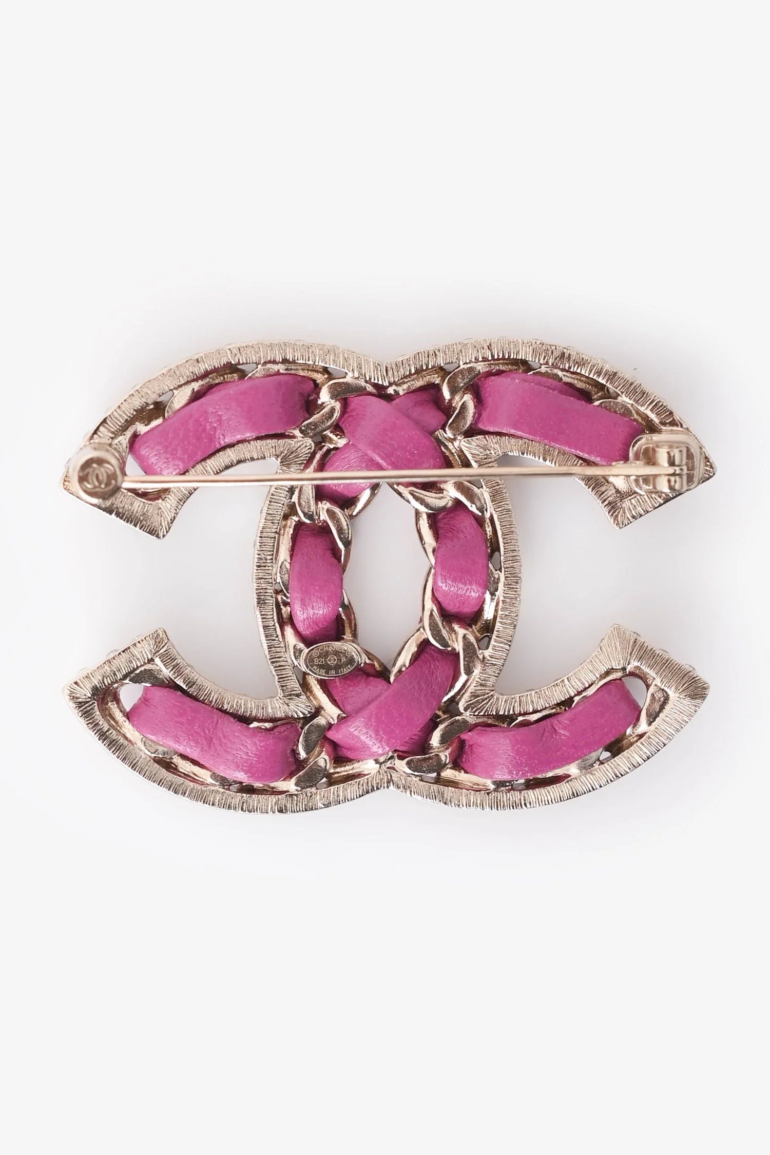 Pre-Loved Chanel™ 2021 Gold Tone Metal/Pink Leather Intertwine CC Brooch - Image 2