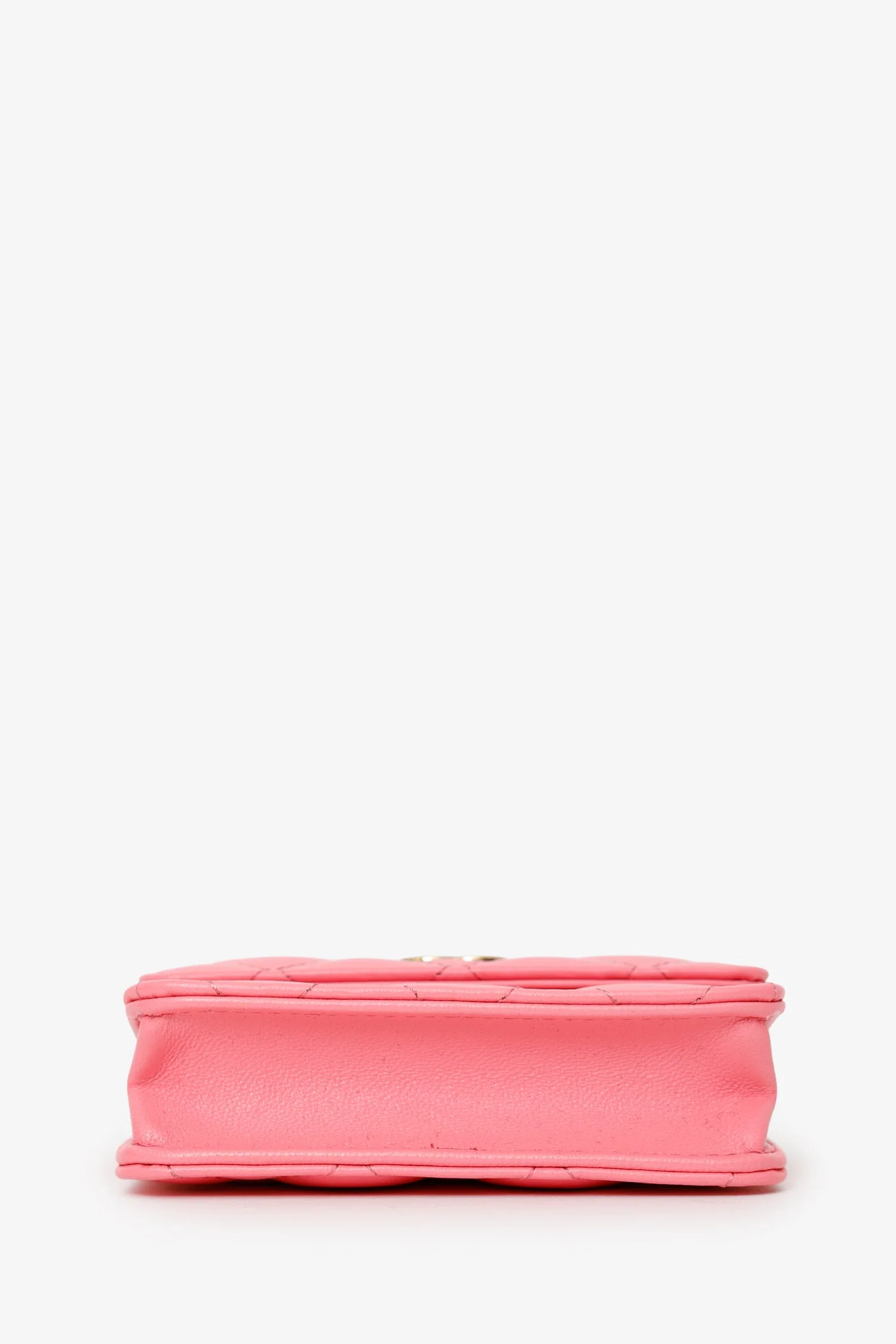 Pre-Loved Chanel™ 2021 Pink Leather Hook Card Holder - Image 5