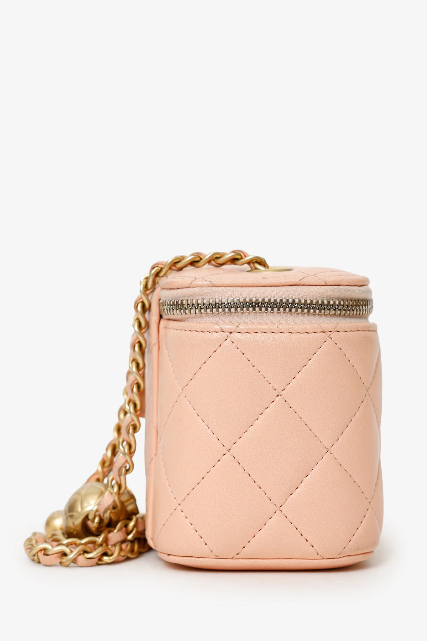 Pre-Loved Chanel™ 2021 Pink Quilted Lambskin Pearl Crush Mini Vanity Case - Image 2