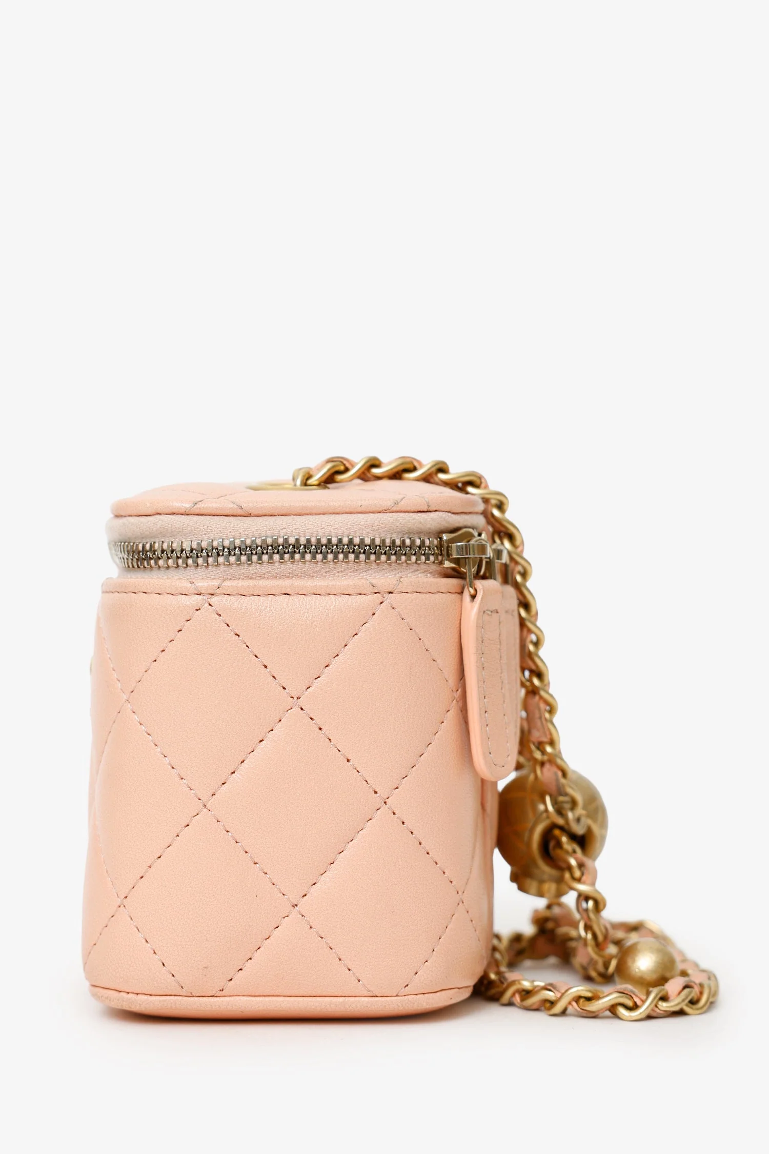 Pre-Loved Chanel™ 2021 Pink Quilted Lambskin Pearl Crush Mini Vanity Case - Image 4