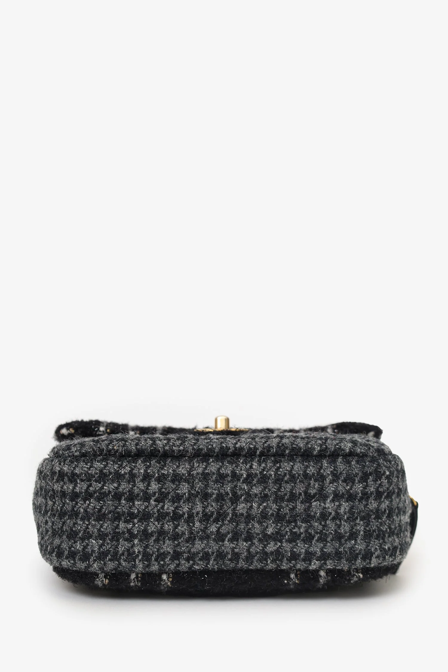 Pre-Loved Chanel™ 2022 Black/Grey Wool Tweed CC Square Flap Bag - Image 5