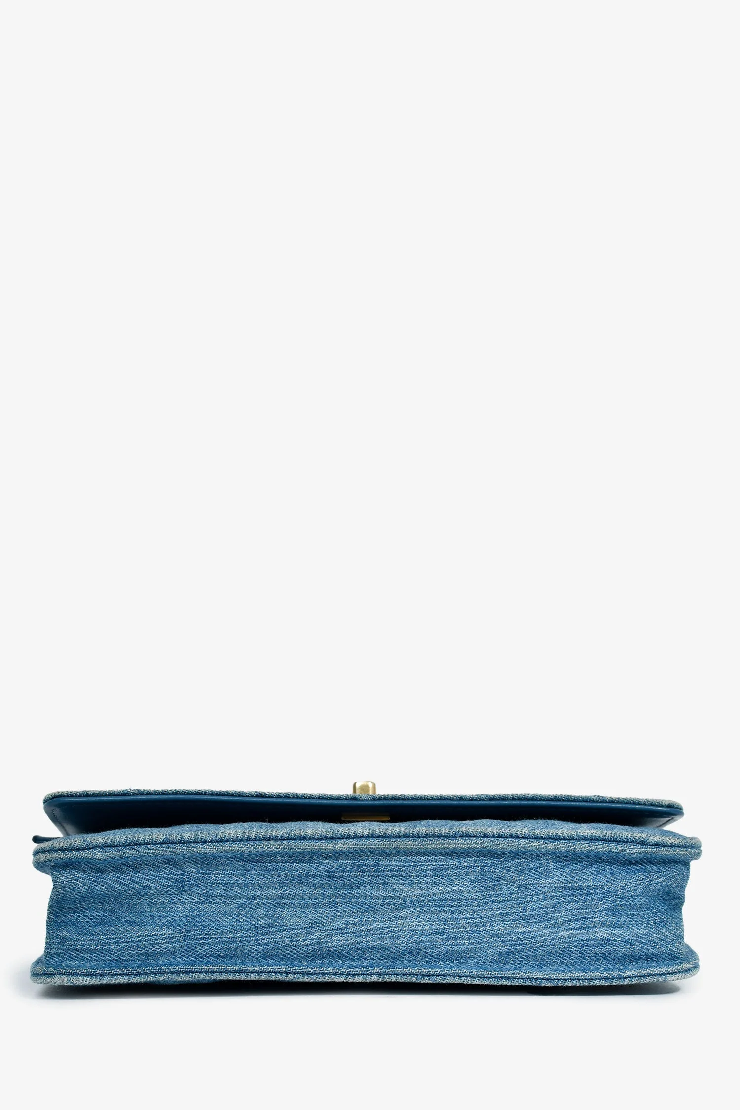Pre-Loved Chanel™ 2022 Blue Denim Wallet On Chain - Image 5