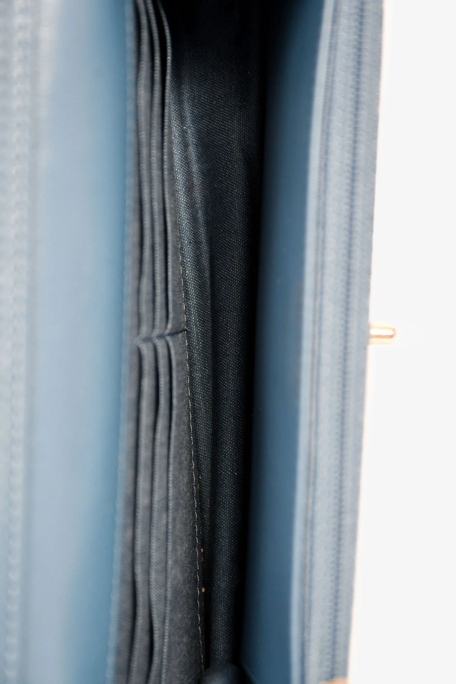 Pre-Loved Chanel™ 2022 Blue Denim Wallet On Chain - Image 6