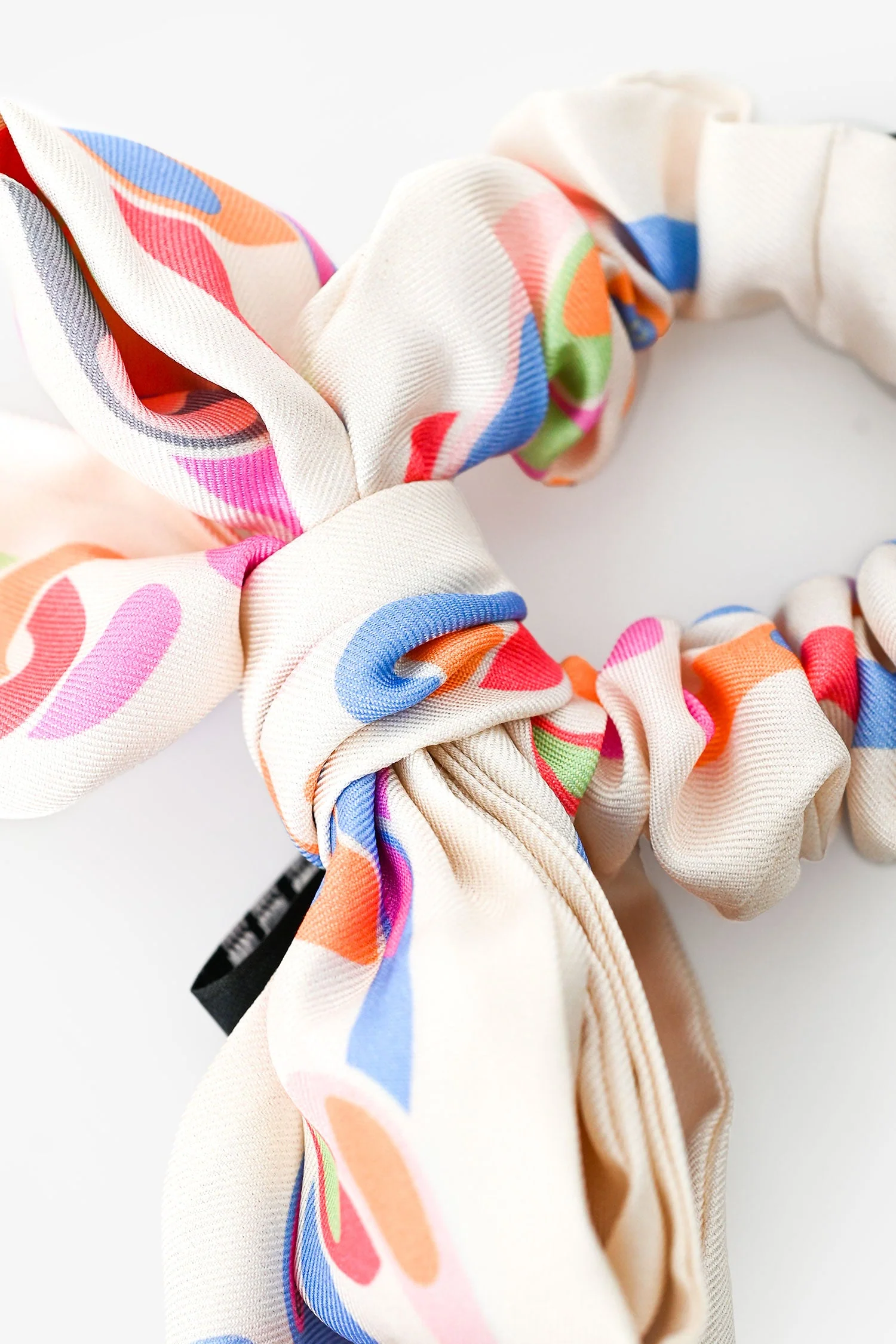 Pre-Loved Chanel™ 2022 Cream/ Multicolour Silk Bow Hair Tie - Image 3