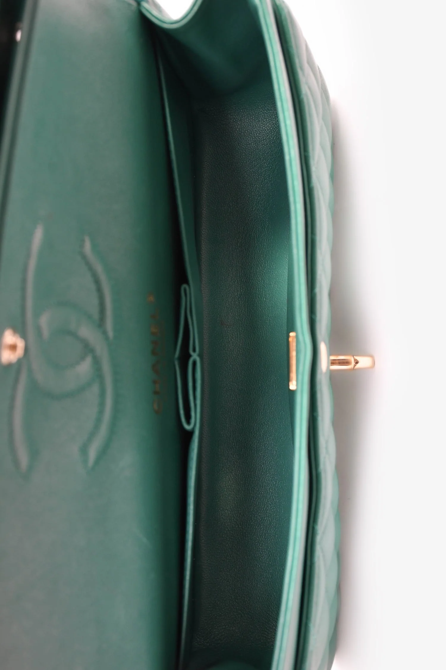 Pre-Loved Chanel™ 2022 Dark Green Lambskin Medium Classic Double Flap Shoulder Bag - Image 6