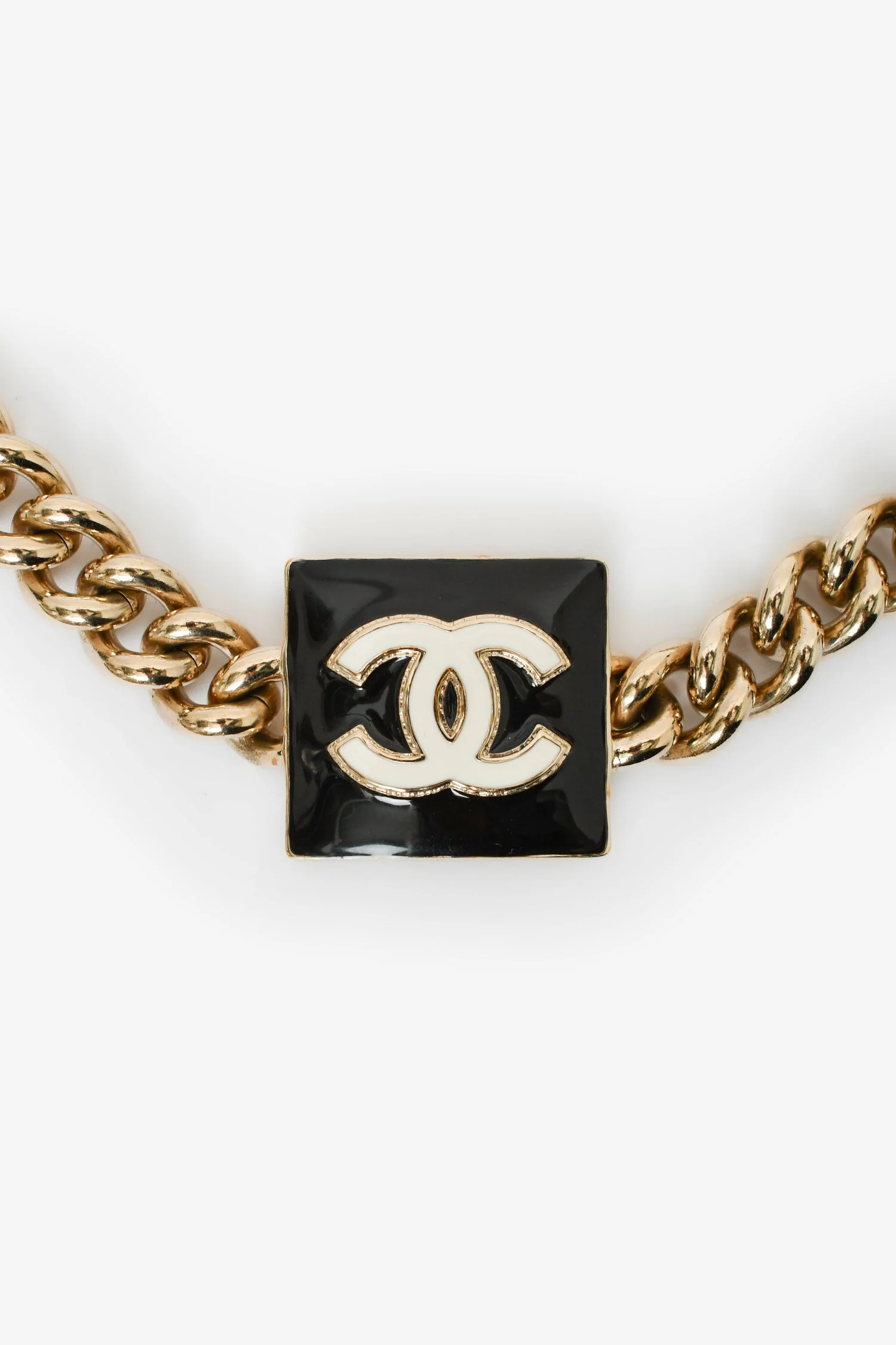 Pre-Loved Chanel™ 2022 Gold Toned/Black Enamel CC Choker Necklace - Image 2