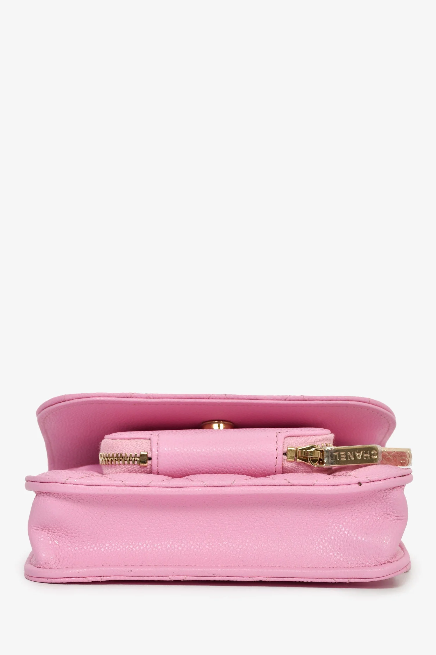 Pre-Loved Chanel™ 2022+ Lilac Caviar Leather Business Affinity Clutch On Chain - Image 5