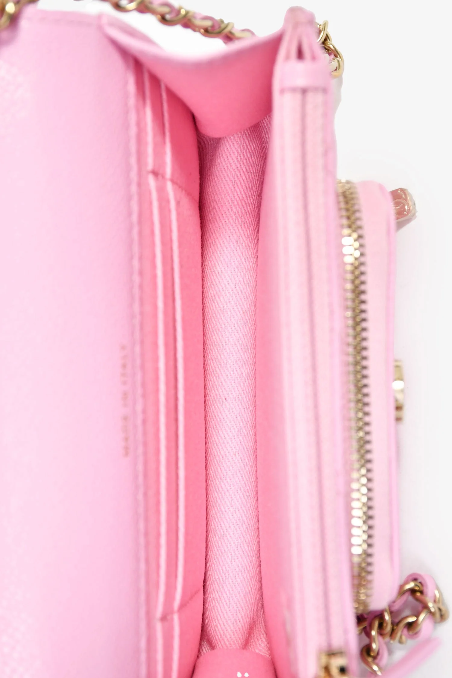 Pre-Loved Chanel™ 2022+ Lilac Caviar Leather Business Affinity Clutch On Chain - Image 6